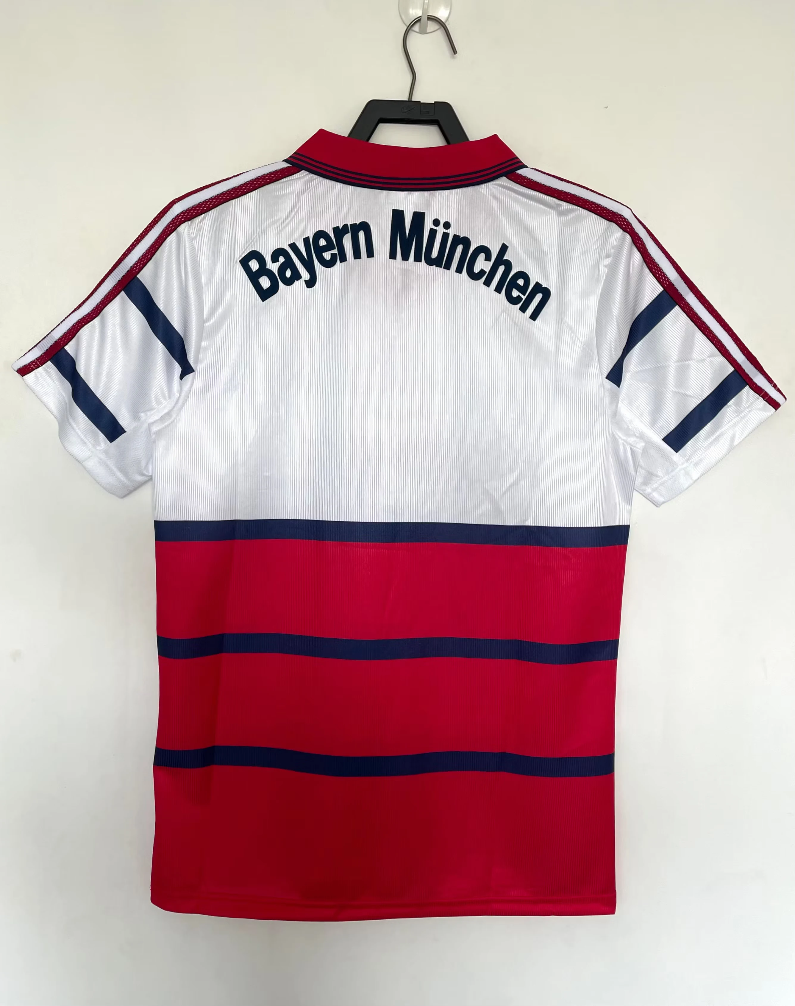 1998-00 Bayern away retro jersey view 2