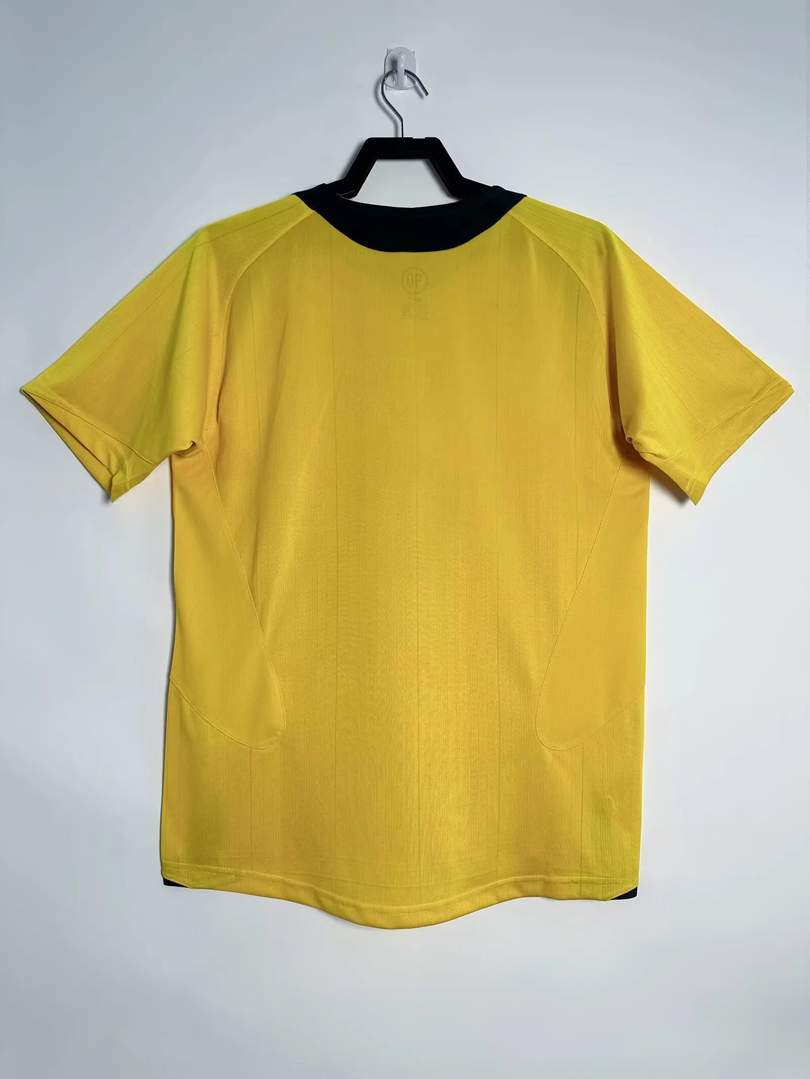 2005-06 Arsenal Away Retro Shirt view 2