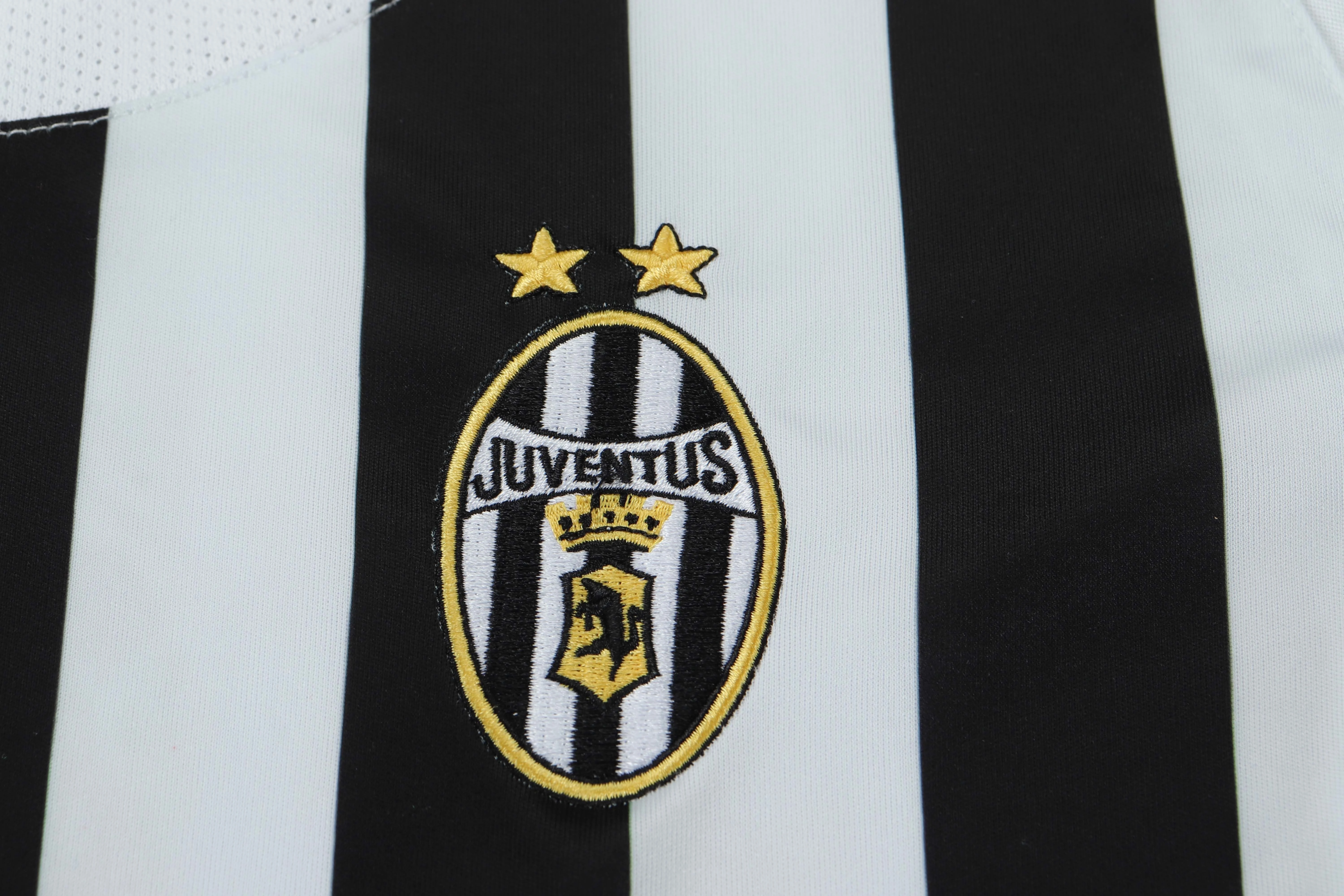 2003-04 Juventus Home Retro Jersey - Children's view 6