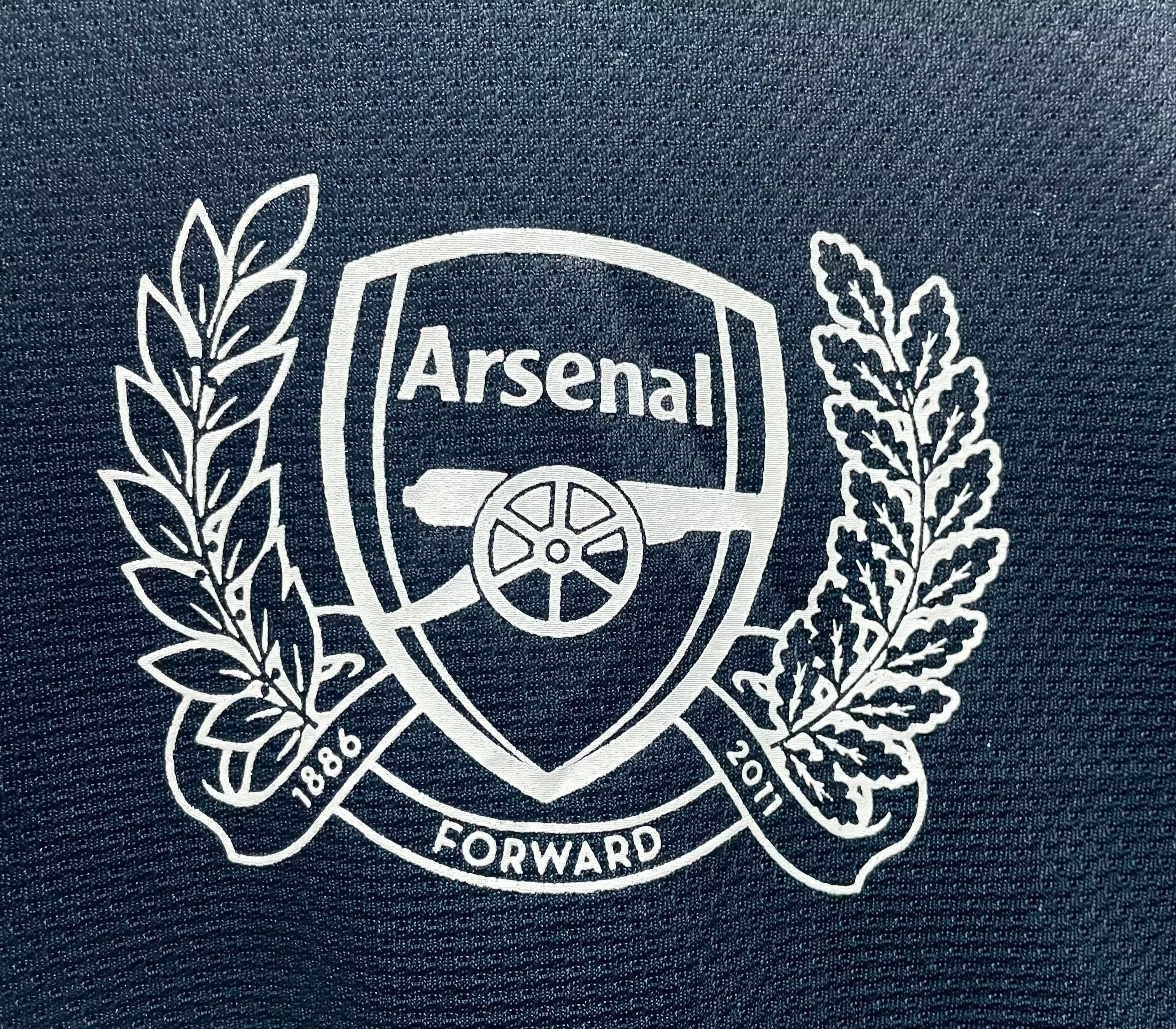 2011-12 Arsenal Away Retro Shirt view 8