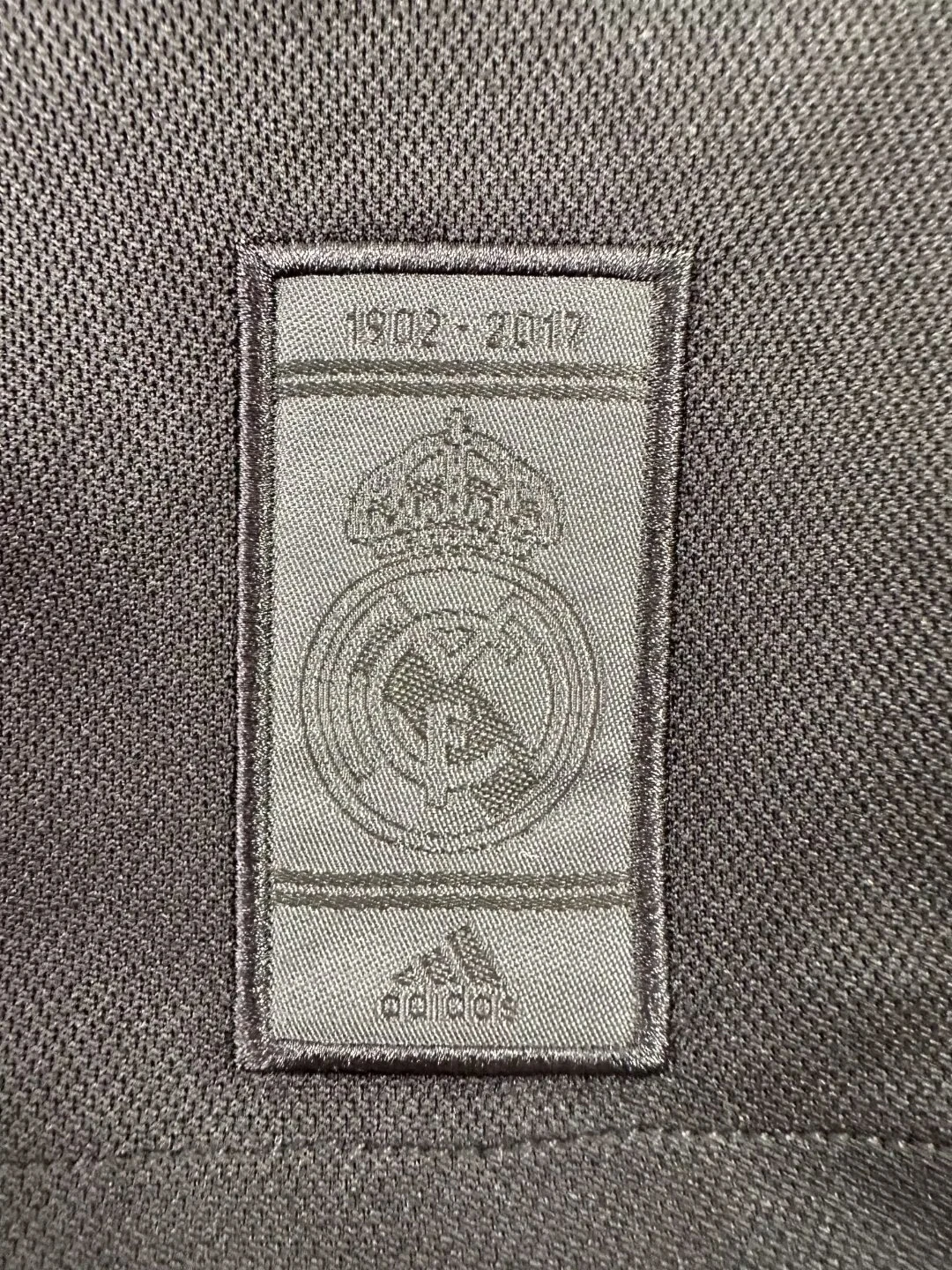 2017-18 Real Madrid Away Long Sleeve Retro Jersey view 6