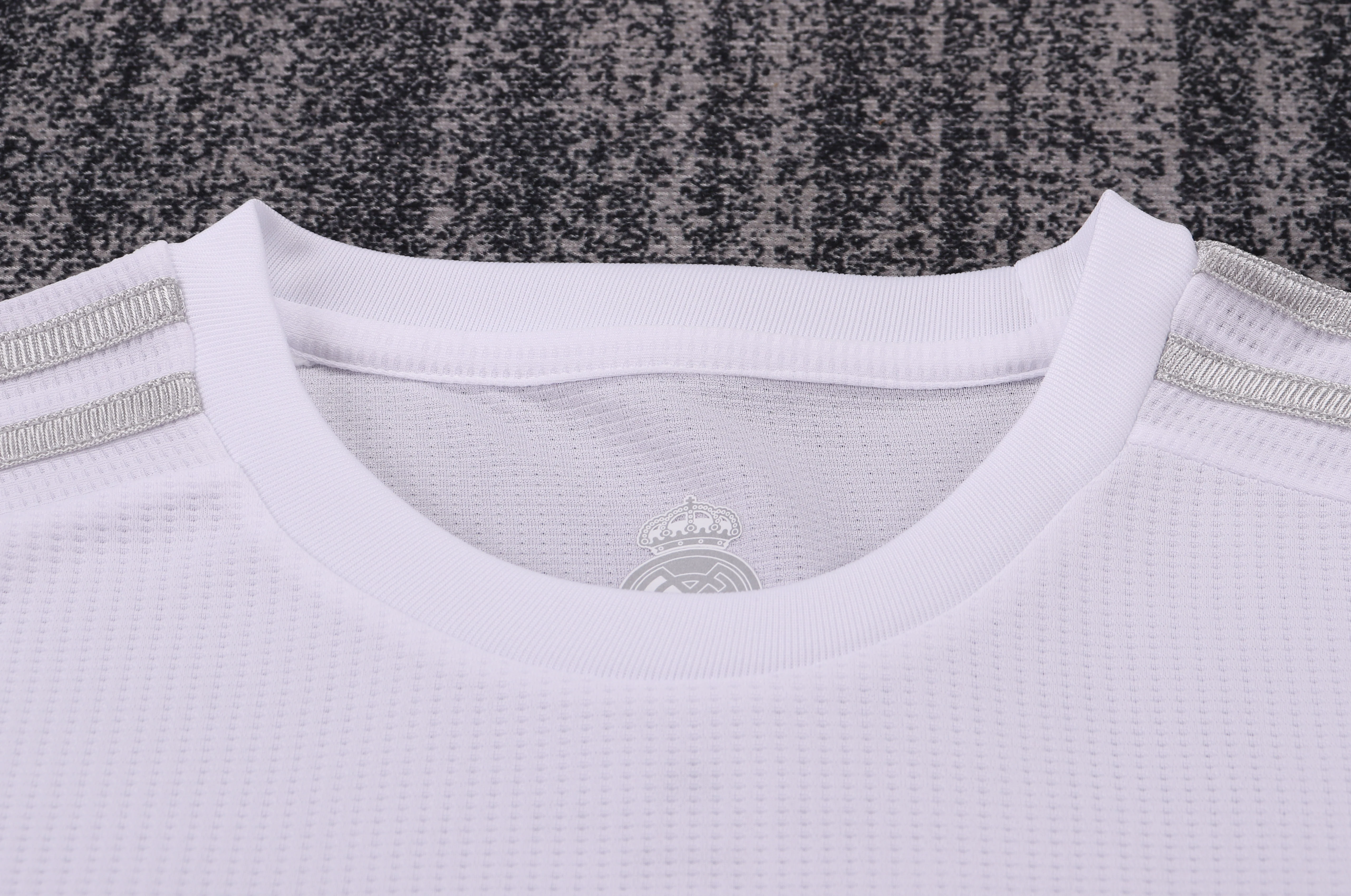 2015-16 Real Madrid Home Retro Shirt - Kids Sizes view 12