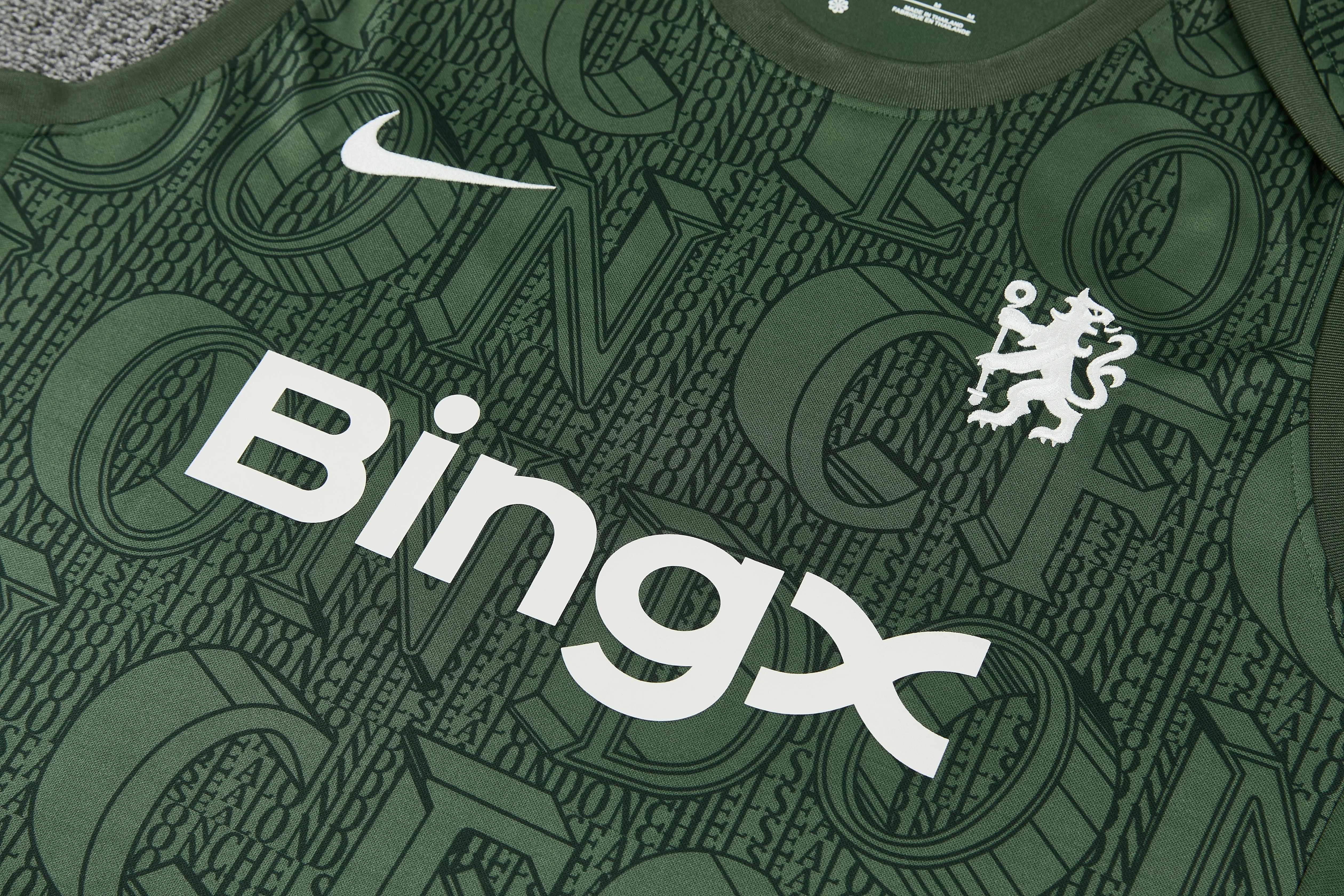 2025-26 Chelsea training vest jersey view 9