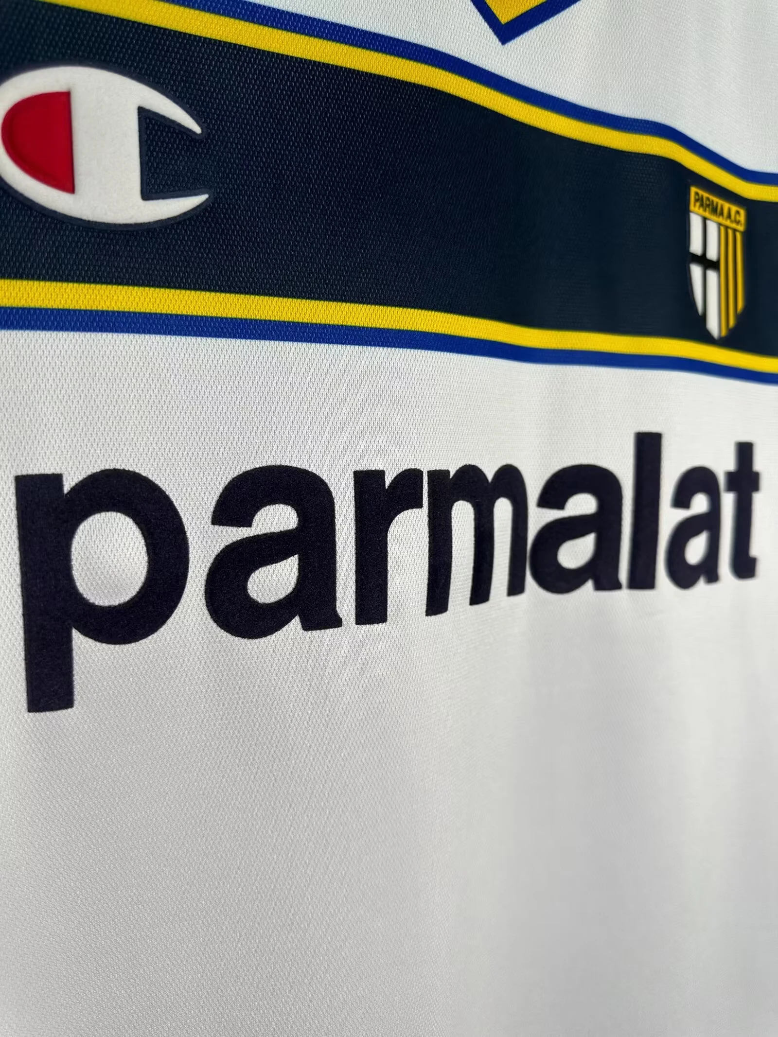 2002-03 Parma Away Retro Long-Sleeve Jersey view 3