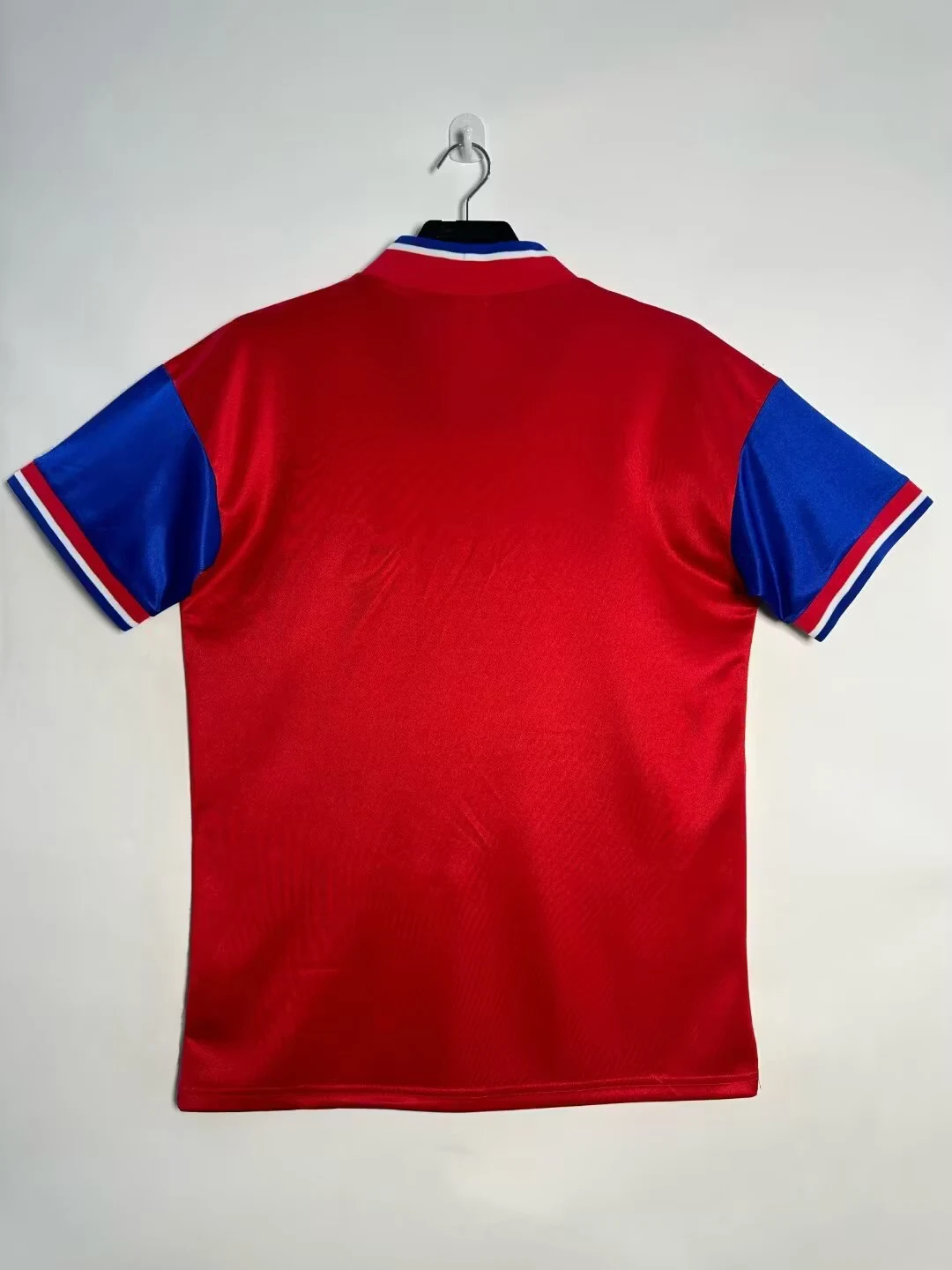 1993-95 Bayern home retro jersey view 2