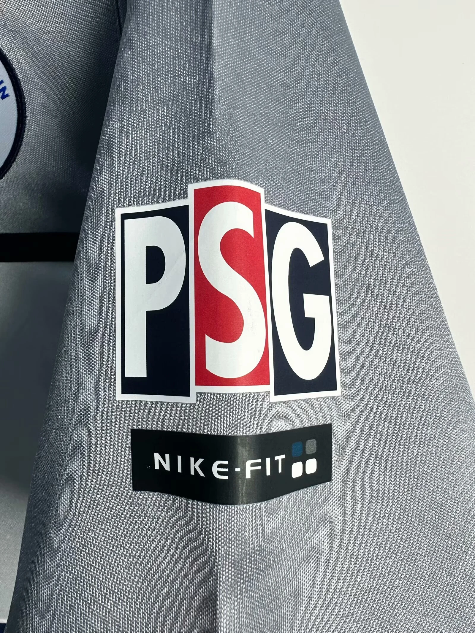 2000-01 Paris Retro Away Jersey view 8