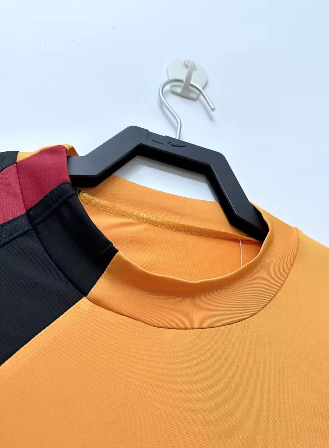 2005-06 Roma Home Retro Jersey view 7