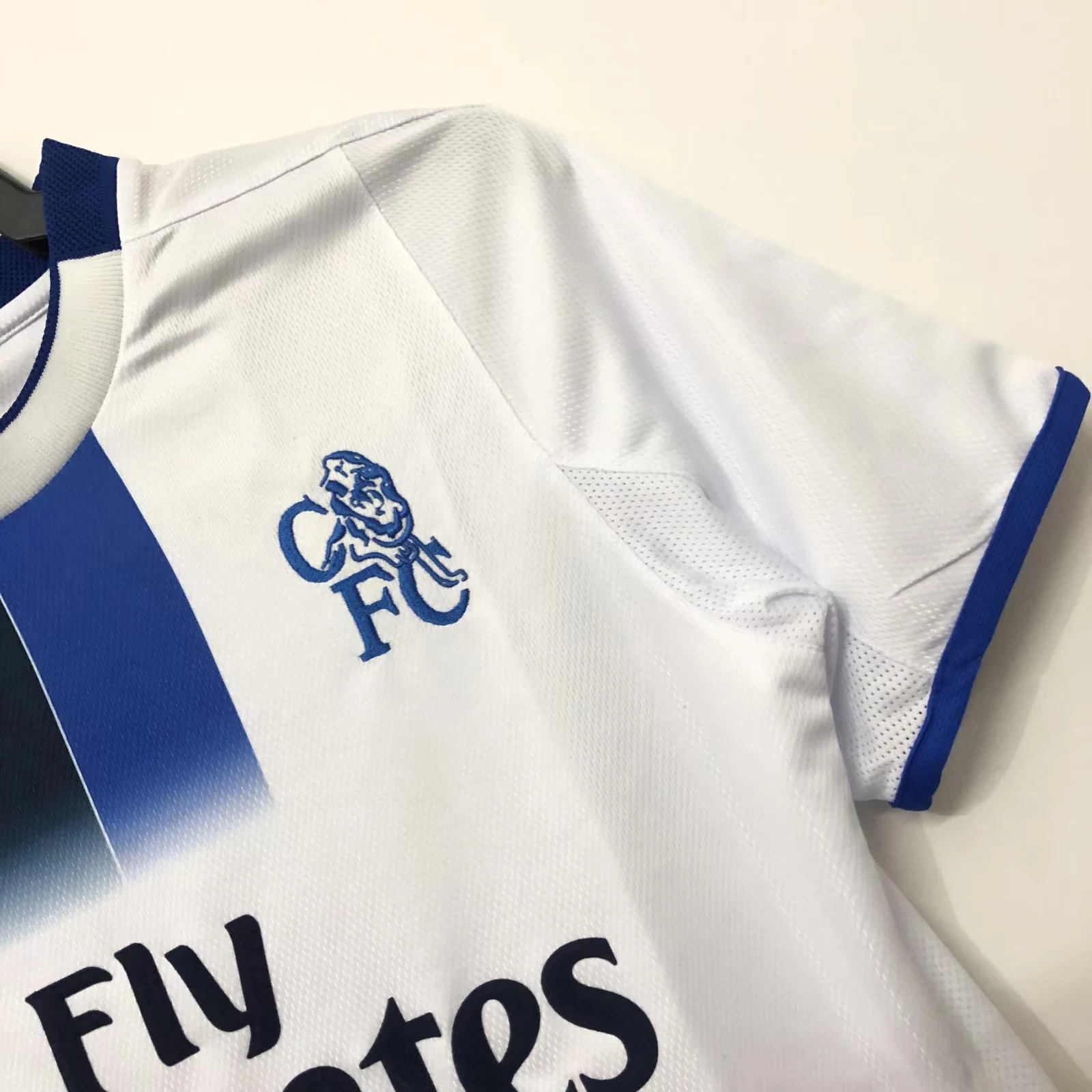 2003 Chelsea Away Retro Kit view 8