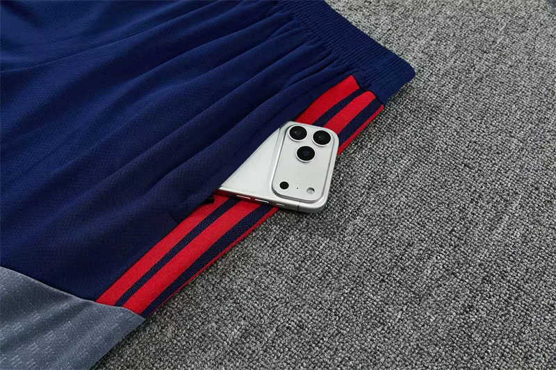 2026-27 Bayern Munich Beige Short-Sleeve Training Jersey view 8