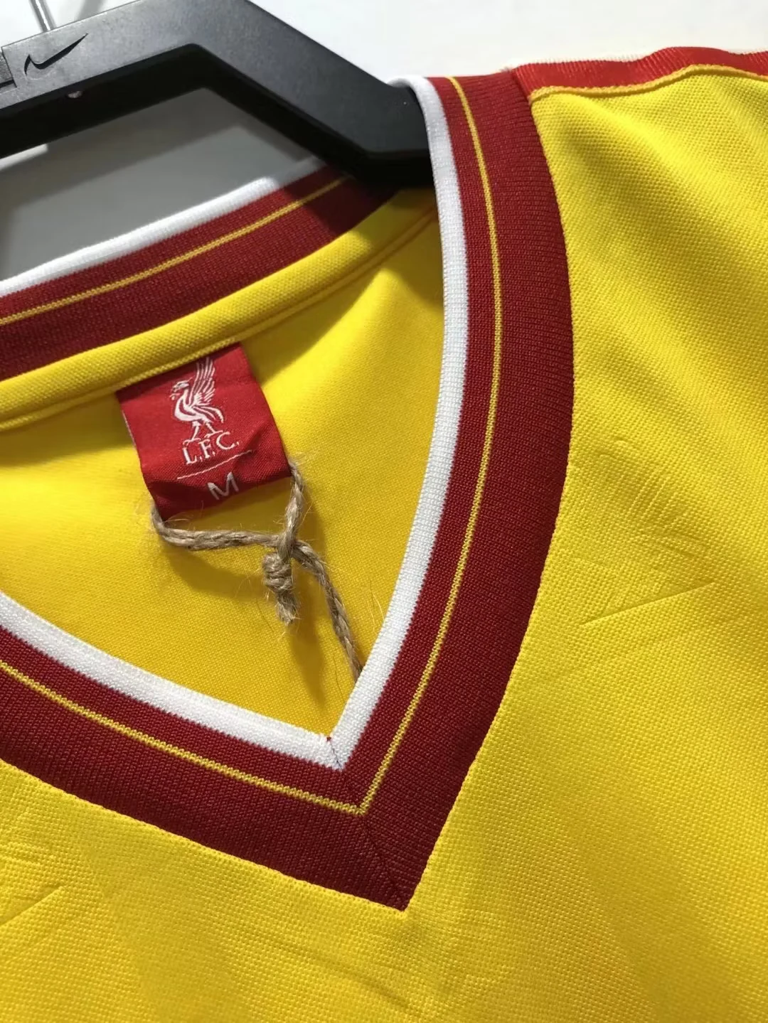 1985-86 Liverpool Away Retro Shirt view 4