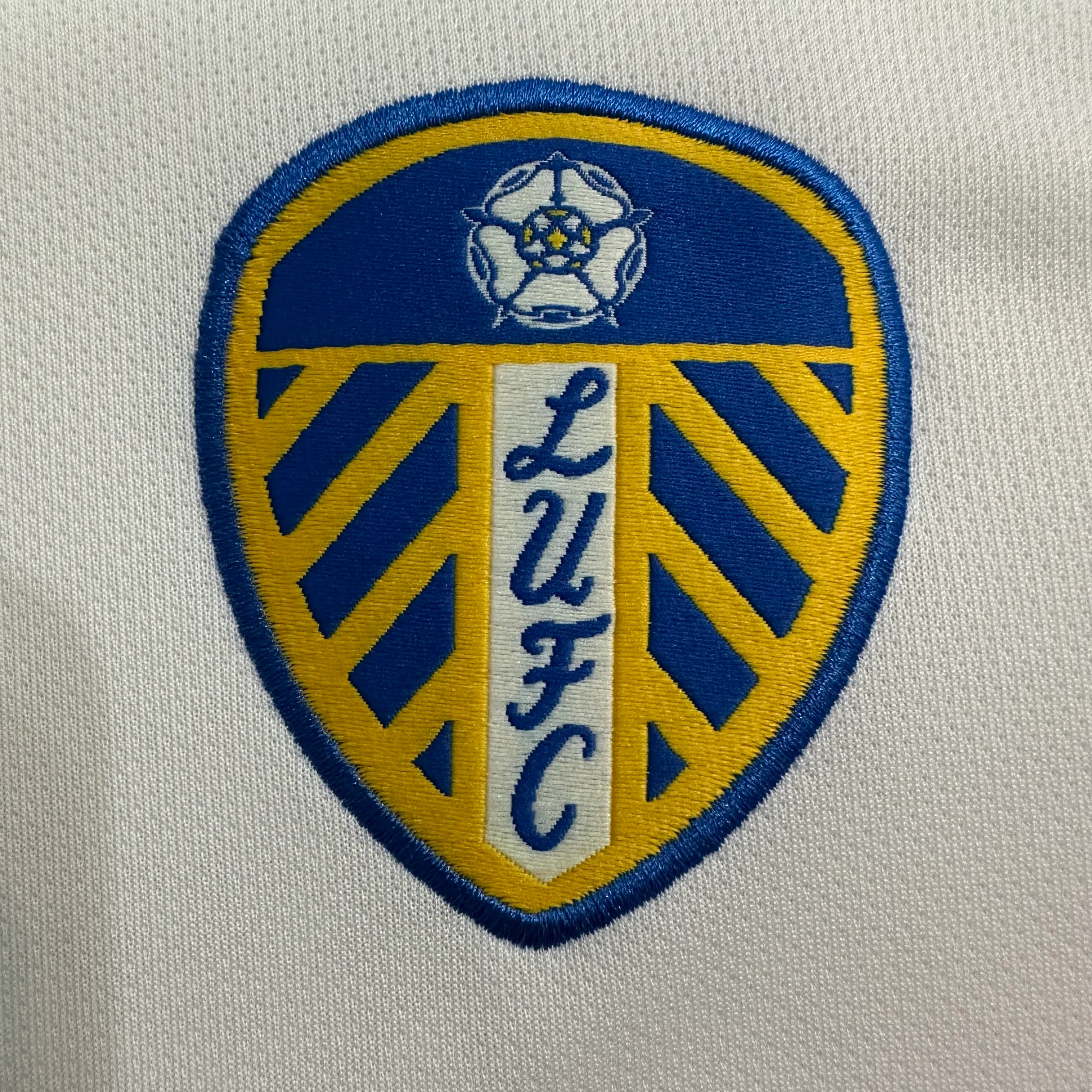 2025-26 Leeds United Home Kit view 6