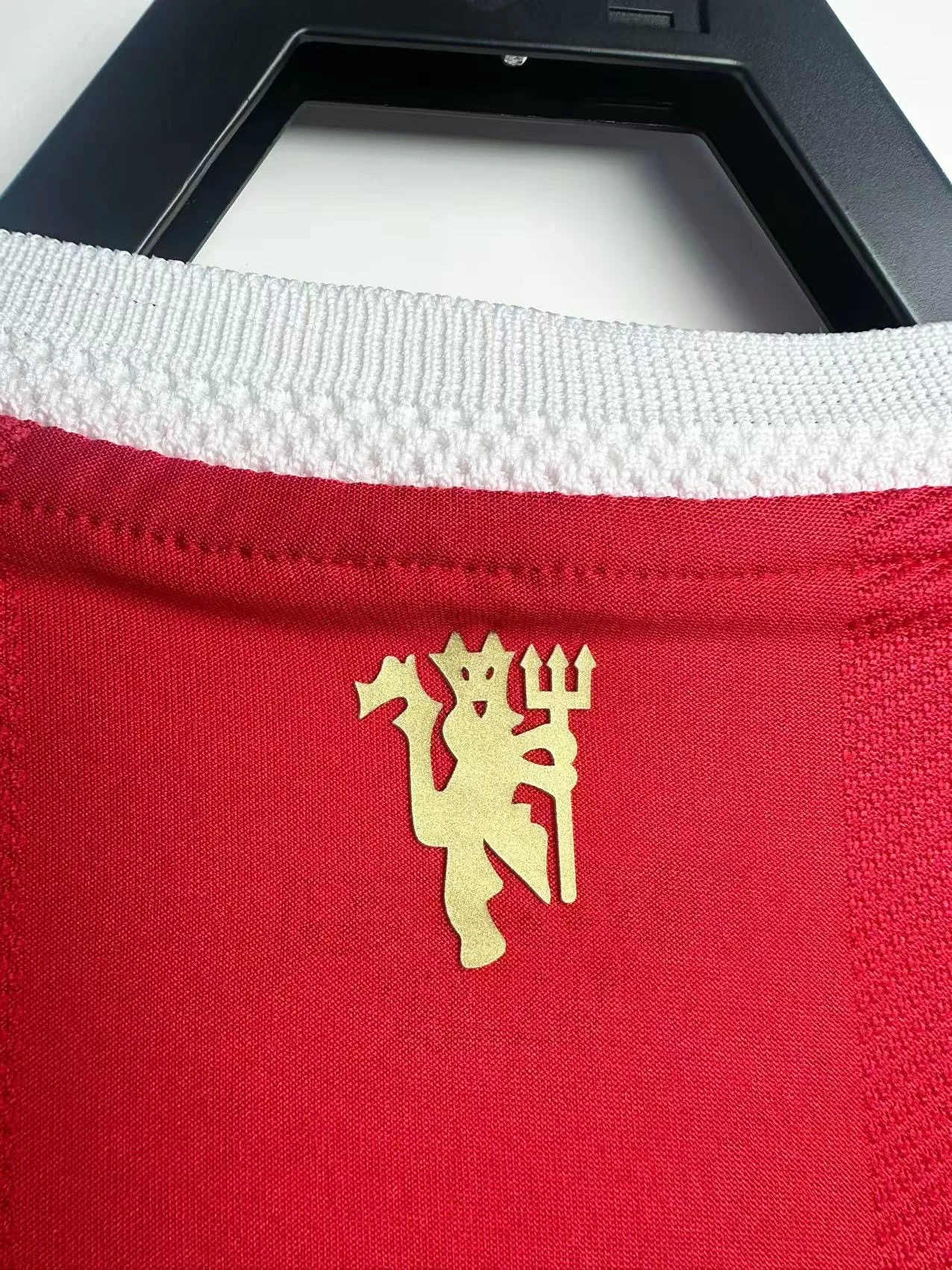 2021-22 Manchester United Home Retro Shirt view 7