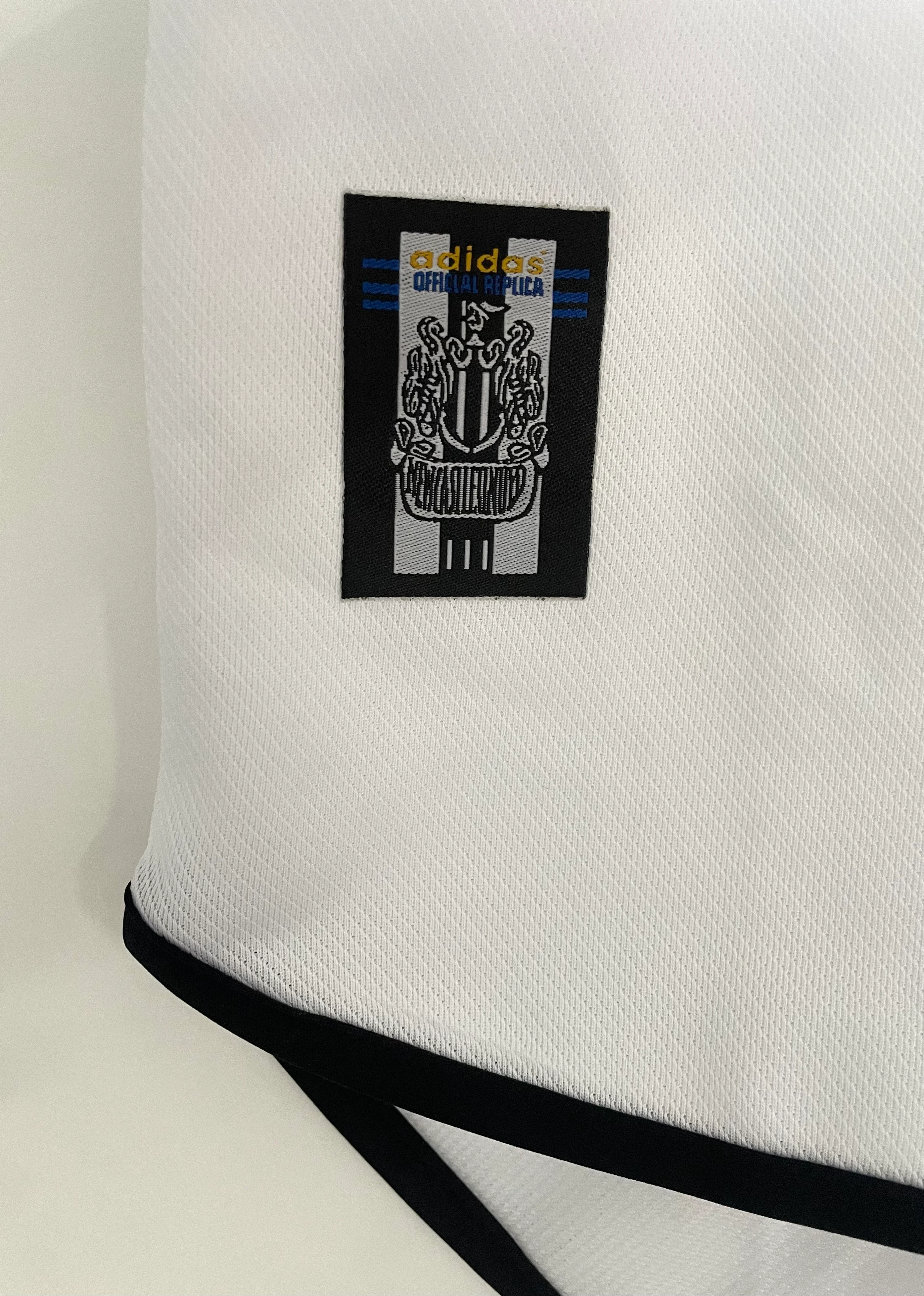 1999–00 Season Newcastle United Away Retro Jersey view 4