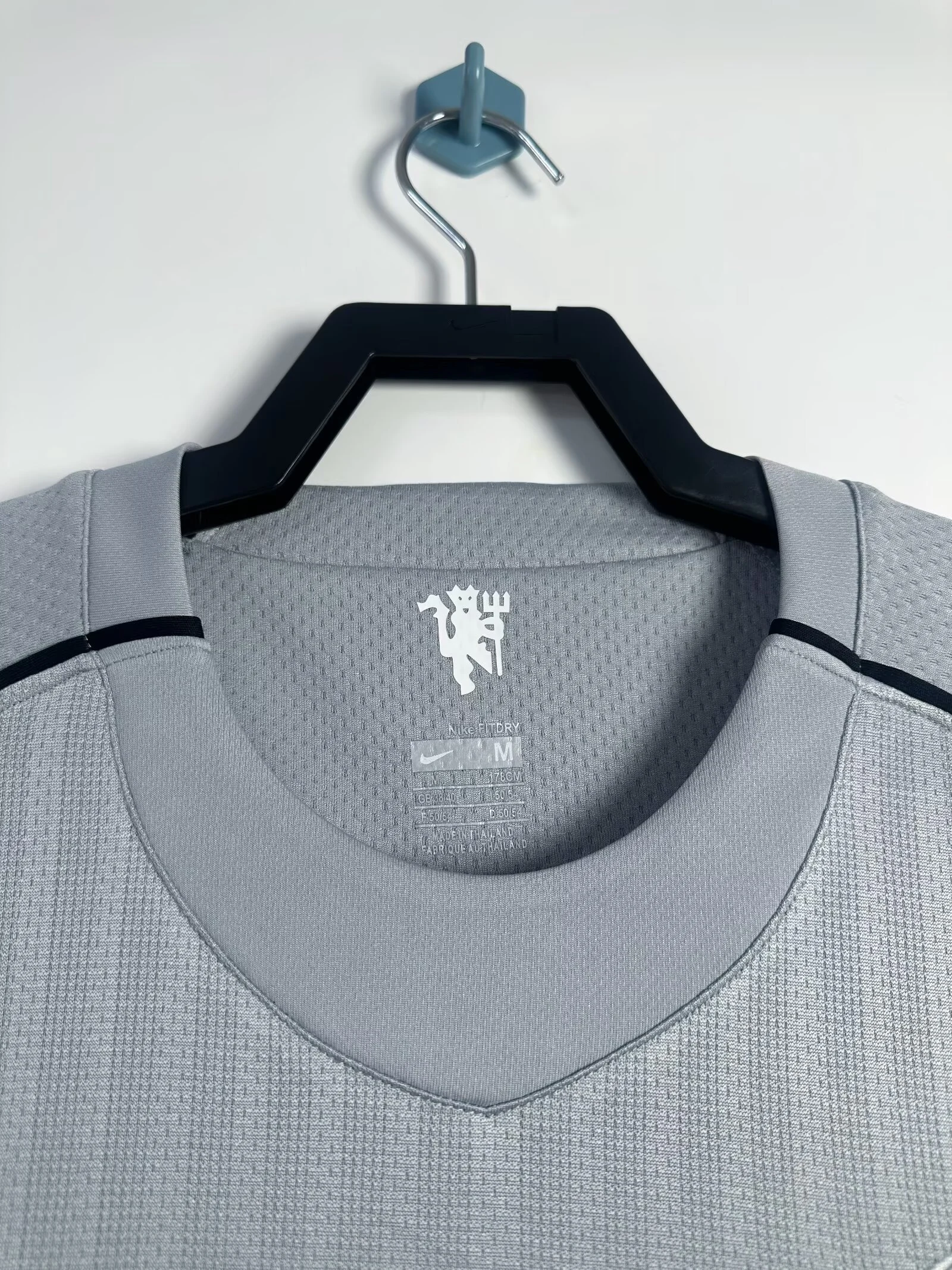 2007-08 Manchester United Goalkeeper Retro Long-Sleeve Jersey view 10