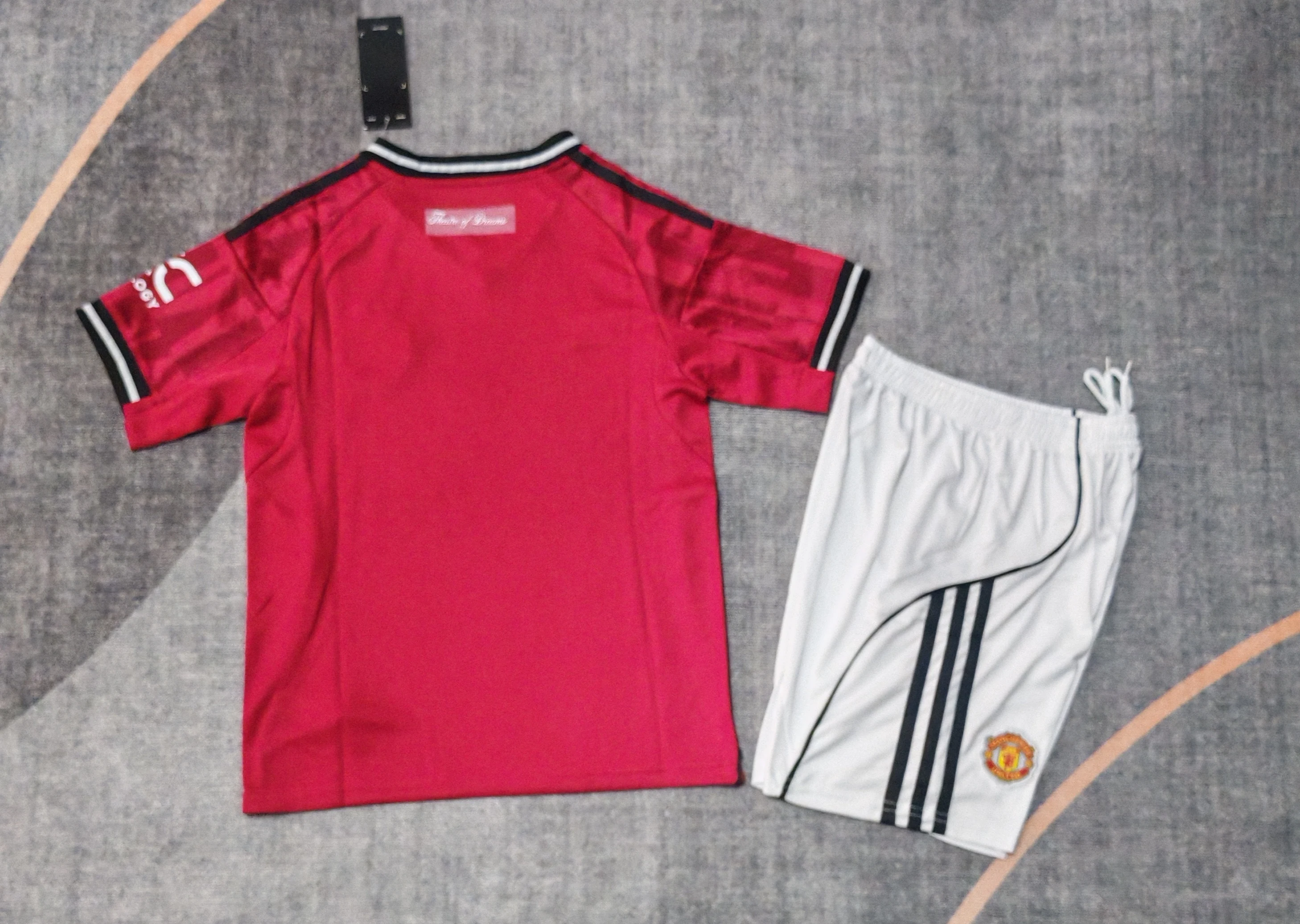 2025-26 Manchester United Home Jersey – Kids' view 2