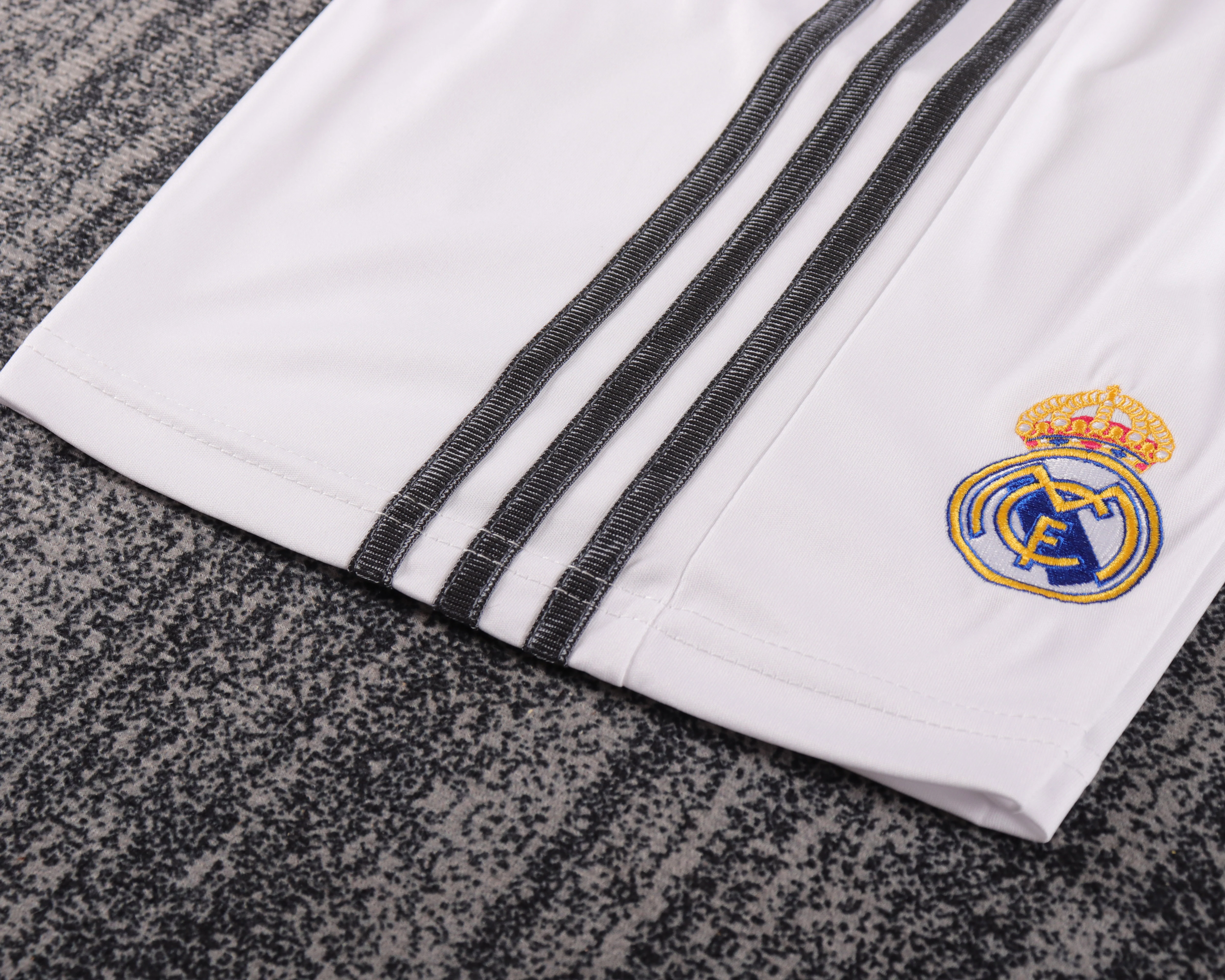 2013-14 Real Madrid Home Retro Shirt - Kids Sizes view 4