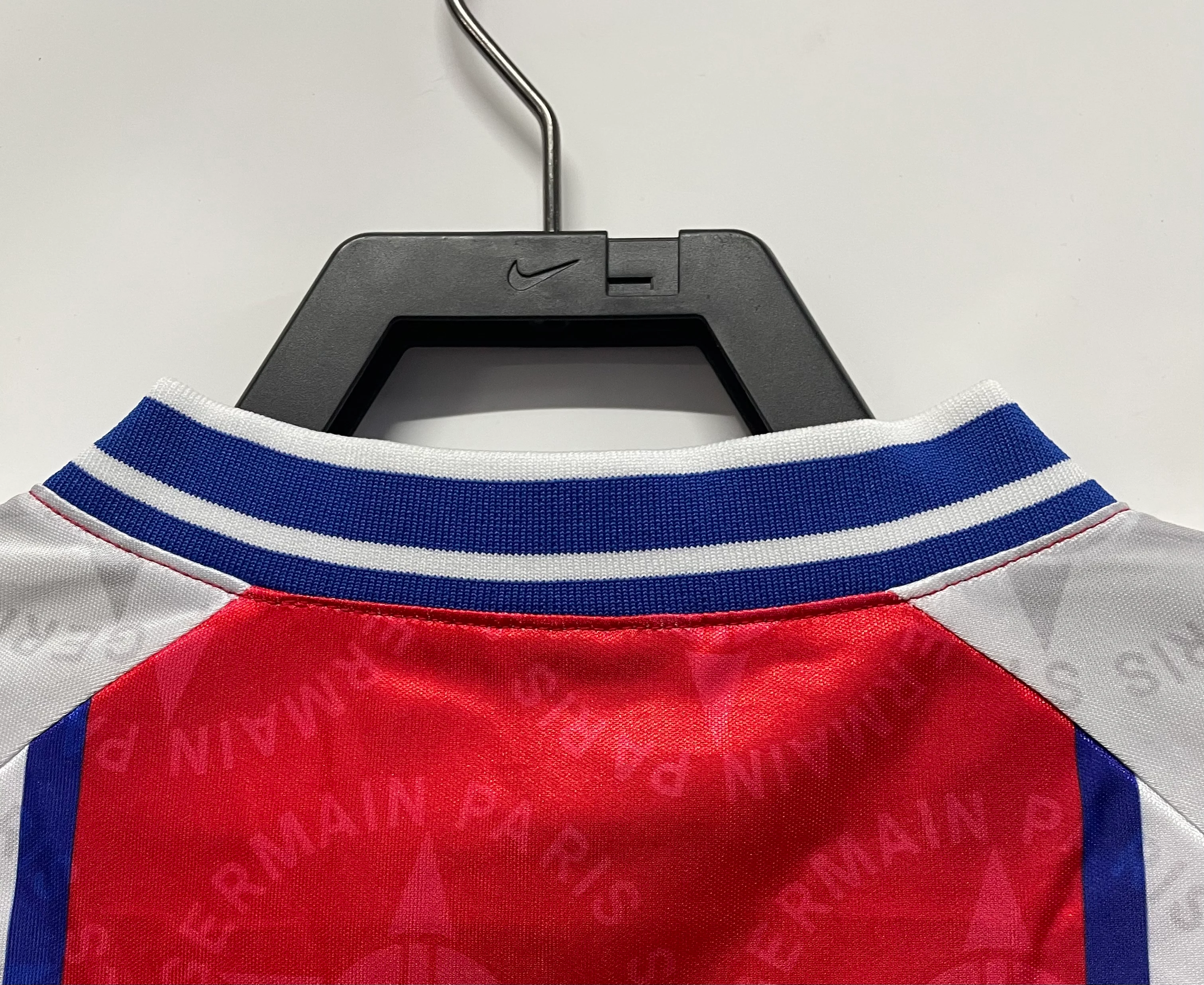 1994-95 Paris retro away jersey view 4