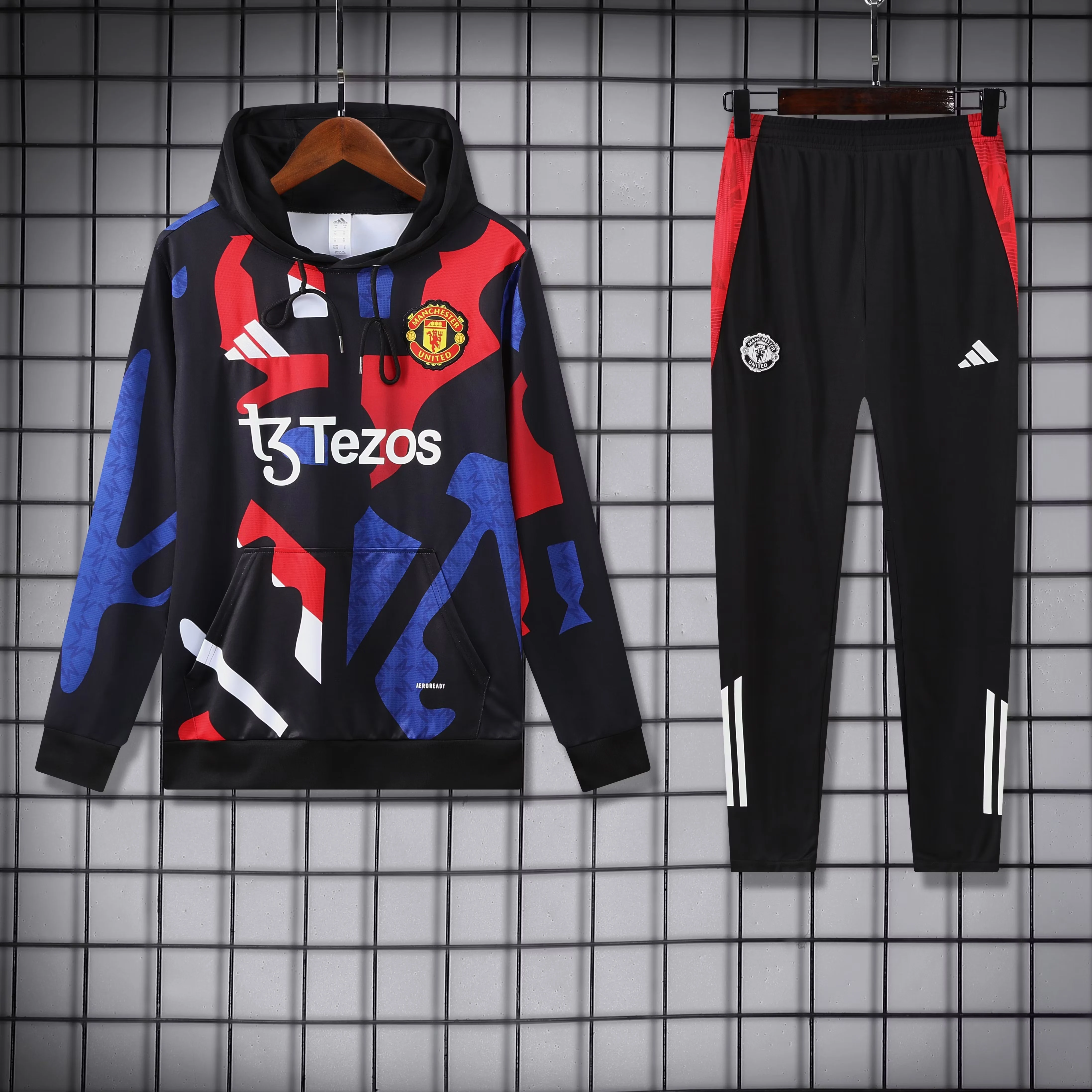 2025-26 Manchester United training hooded jersey