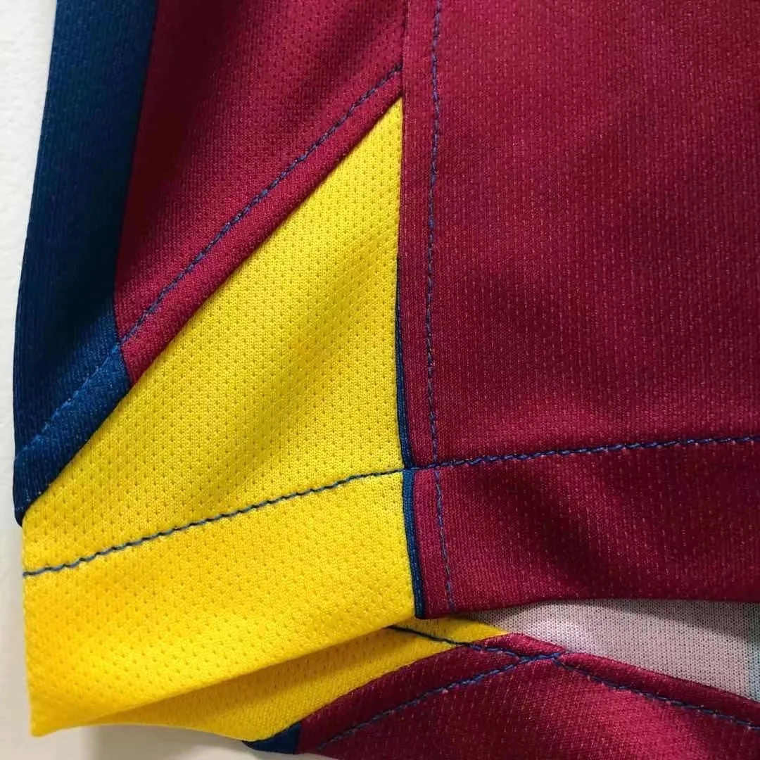2005-06 Barcelona Home Retro Jersey - Champions League Edition view 4