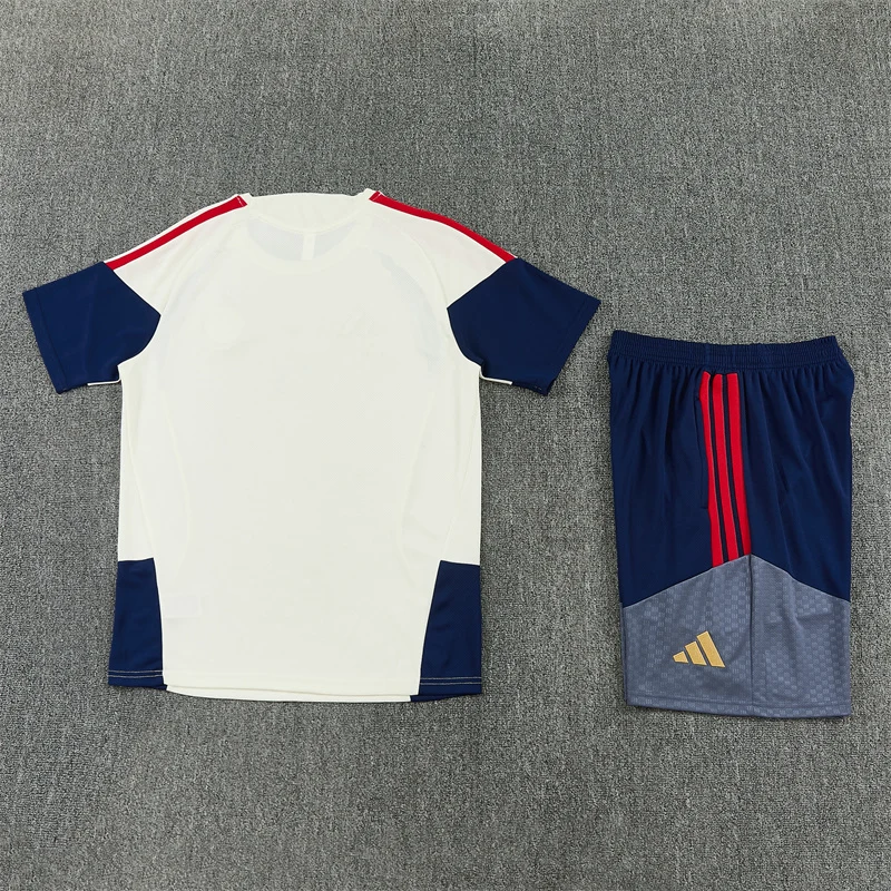 2026-27 Bayern Munich Beige Short-Sleeve Training Jersey view 16