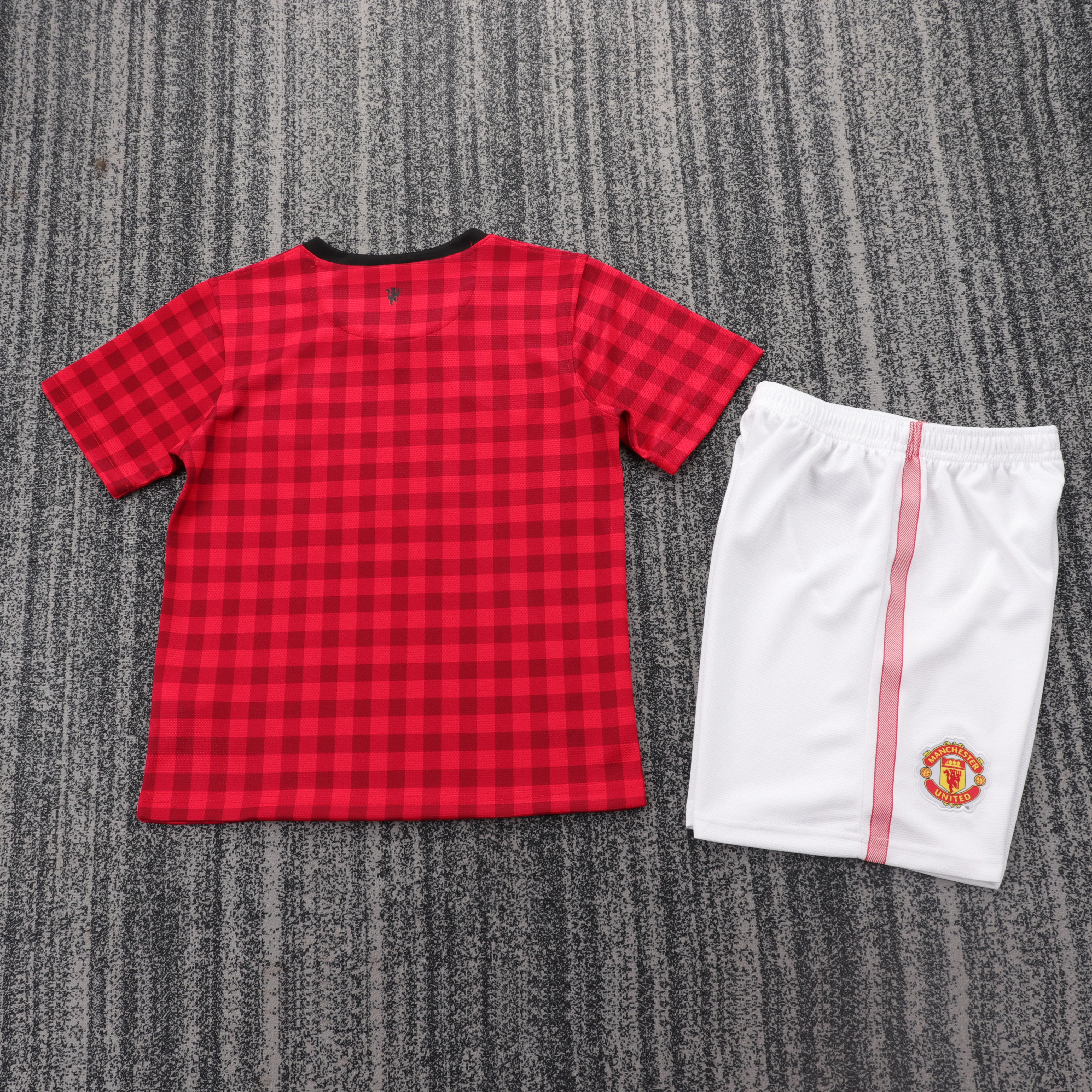 2012-13 Manchester United Home Retro Shirt - Kids Sizes view 2