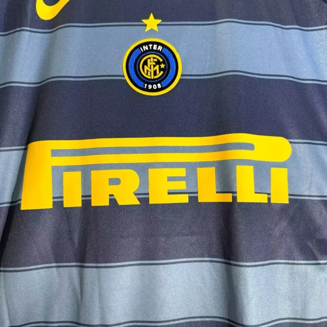 2004-05 Inter Milan Second Away Retro Jersey view 3