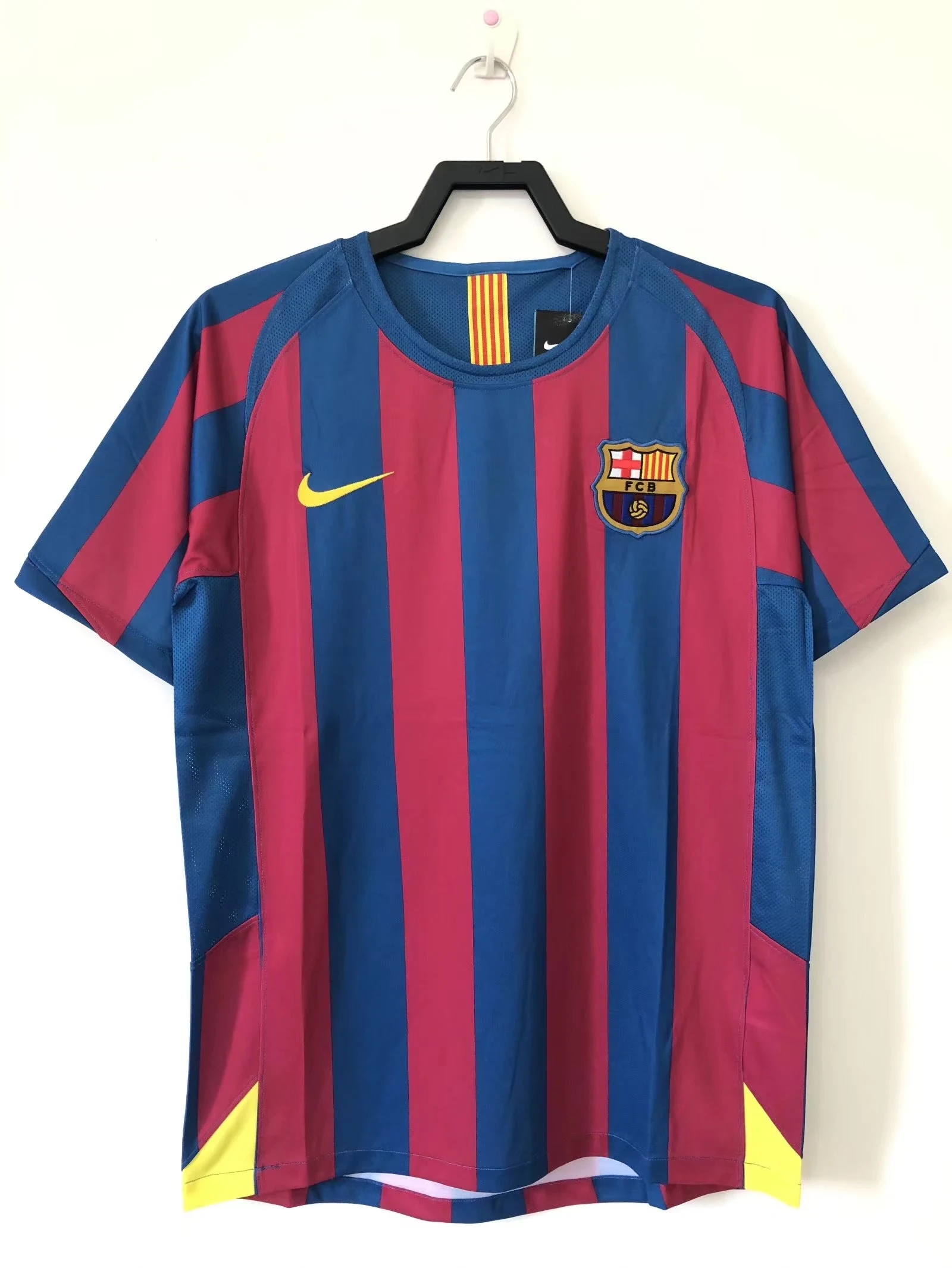 2005-06 Barcelona Home Retro Jersey - League Plate