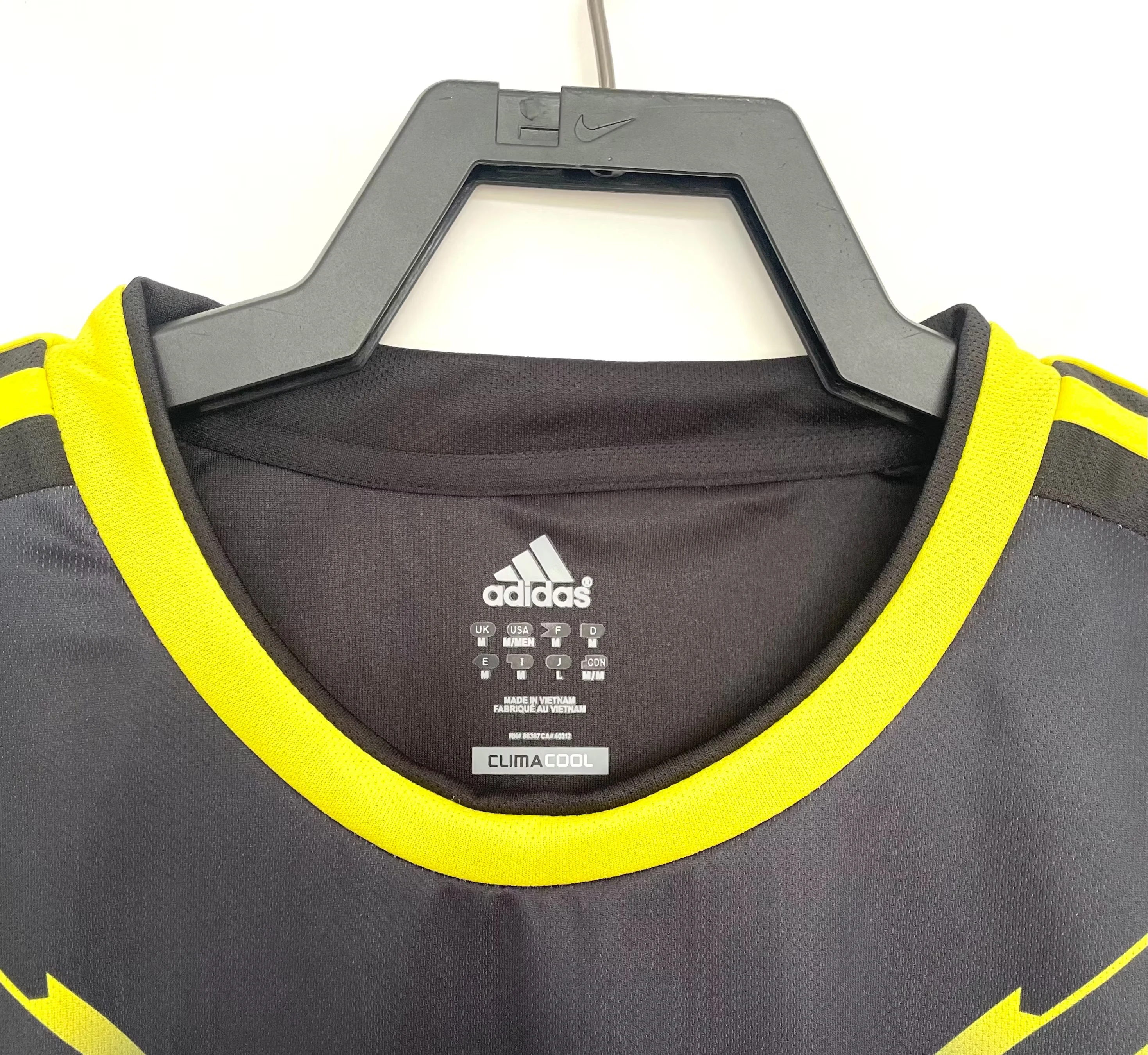 2012-13 Chelsea Second Away Retro Shirt view 6