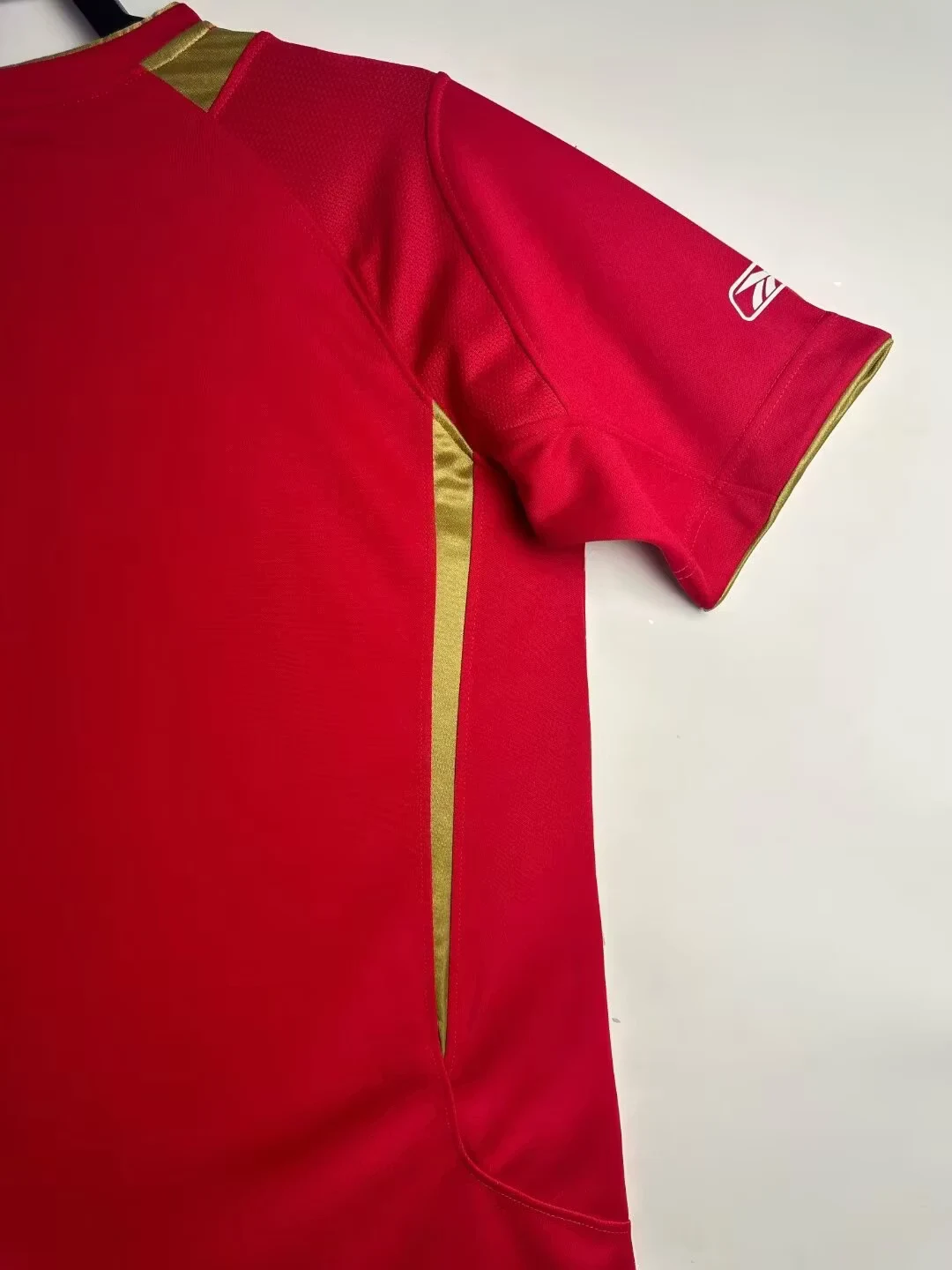 2005-06 Liverpool Home Retro Jersey view 8
