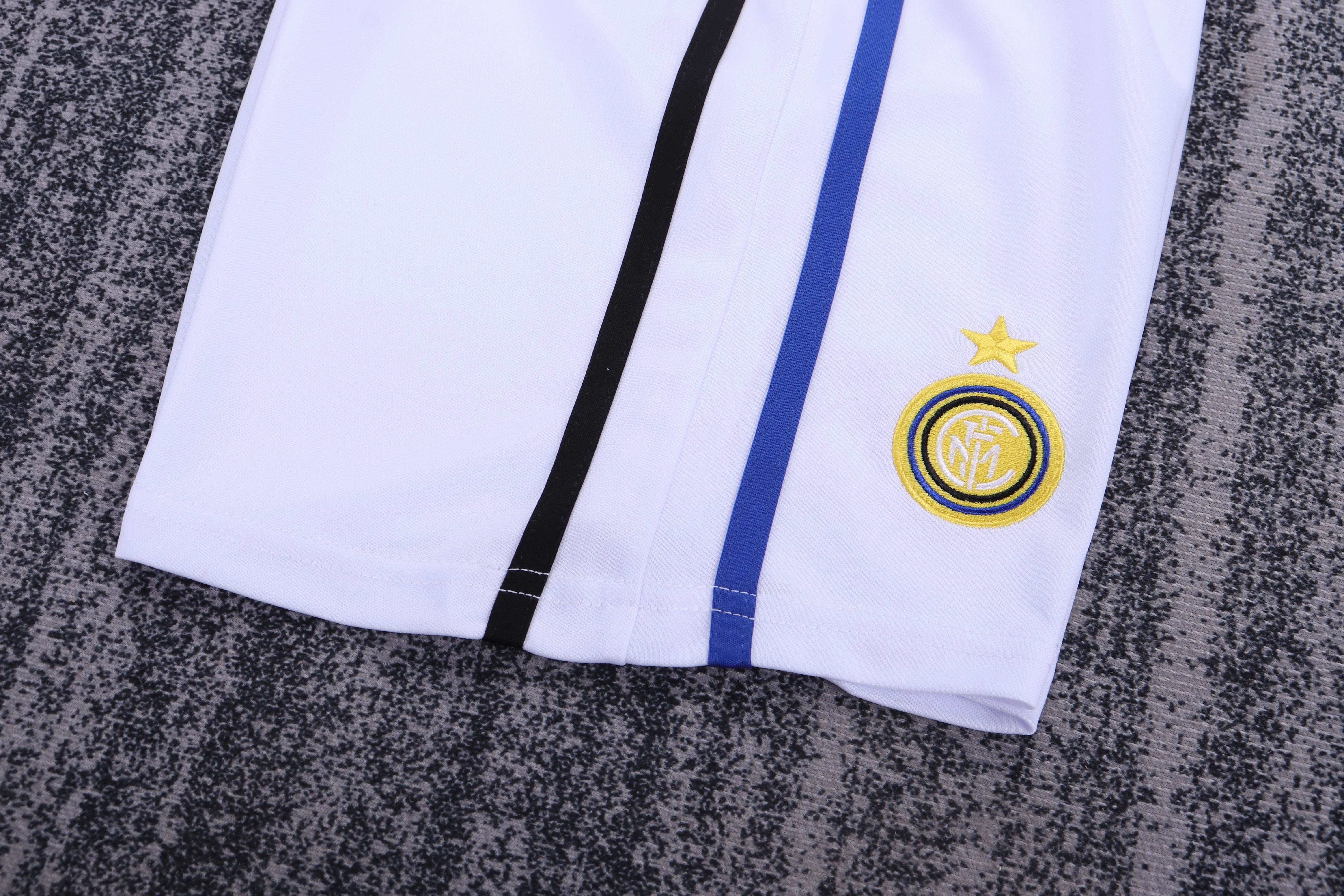 1998-99 Inter Milan Retro Away Jersey - Kids' view 8