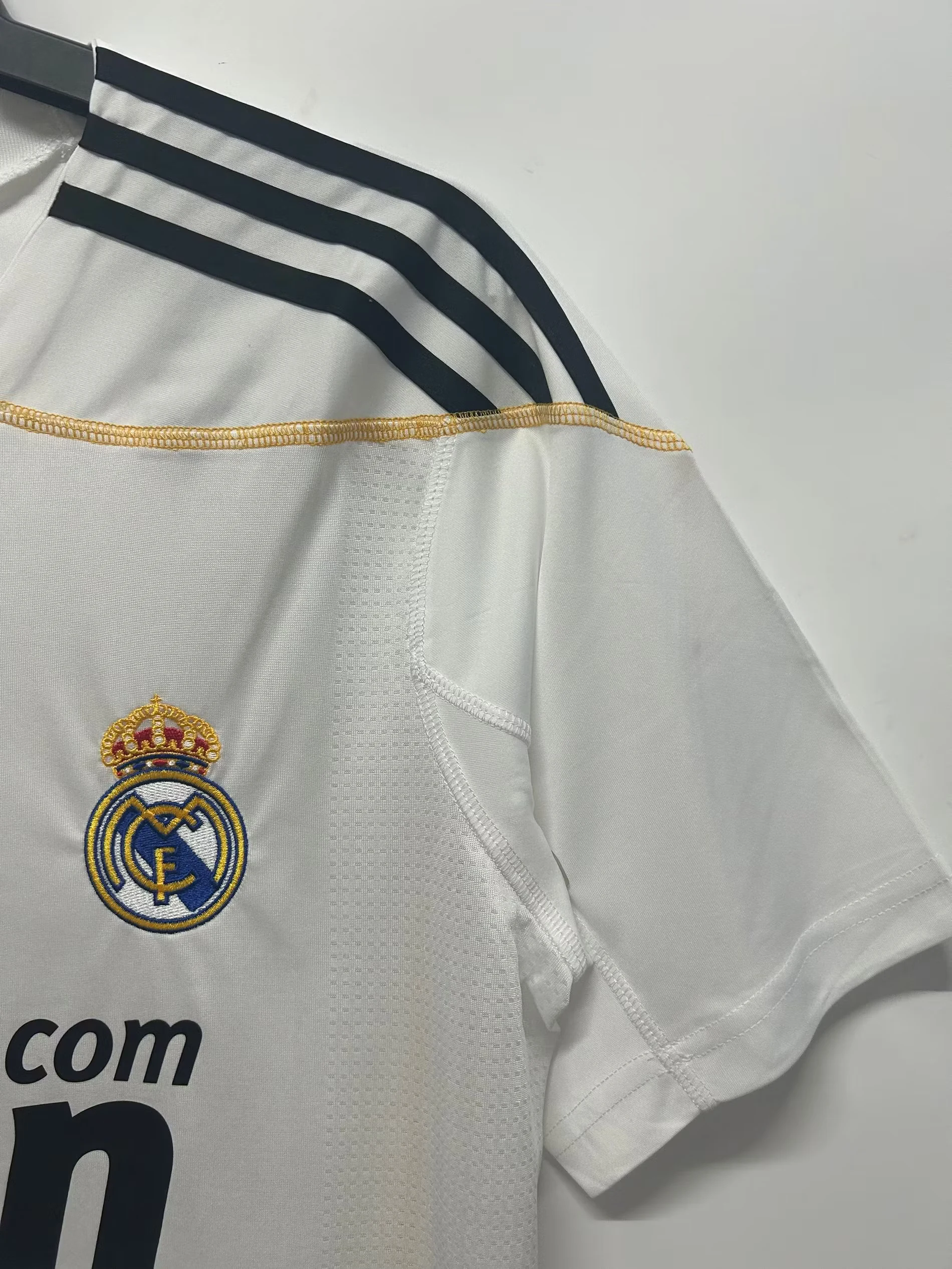 2009-10 Real Madrid Home Retro Jersey view 9