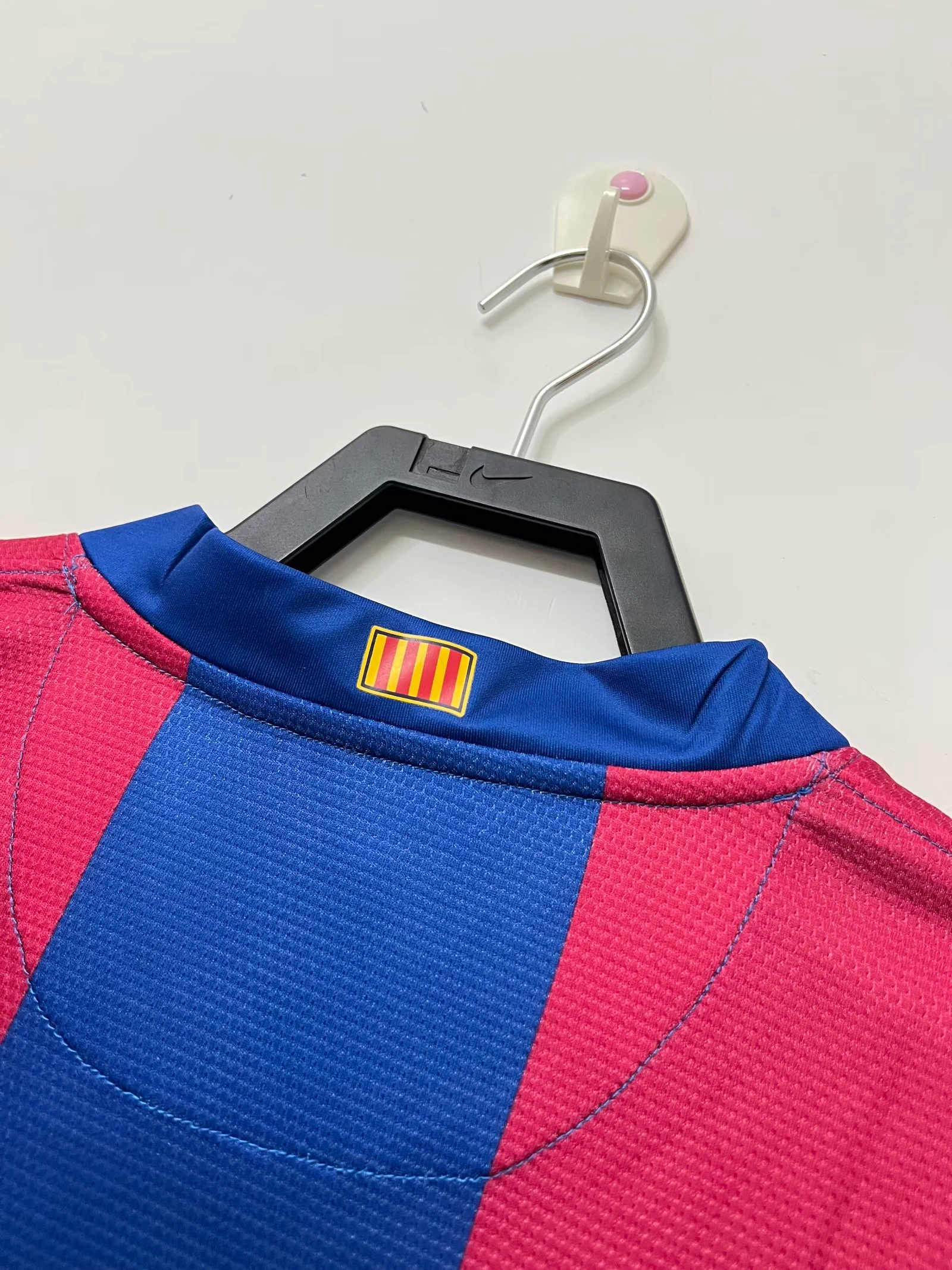 2007-08 Barcelona Home Retro Jersey view 5