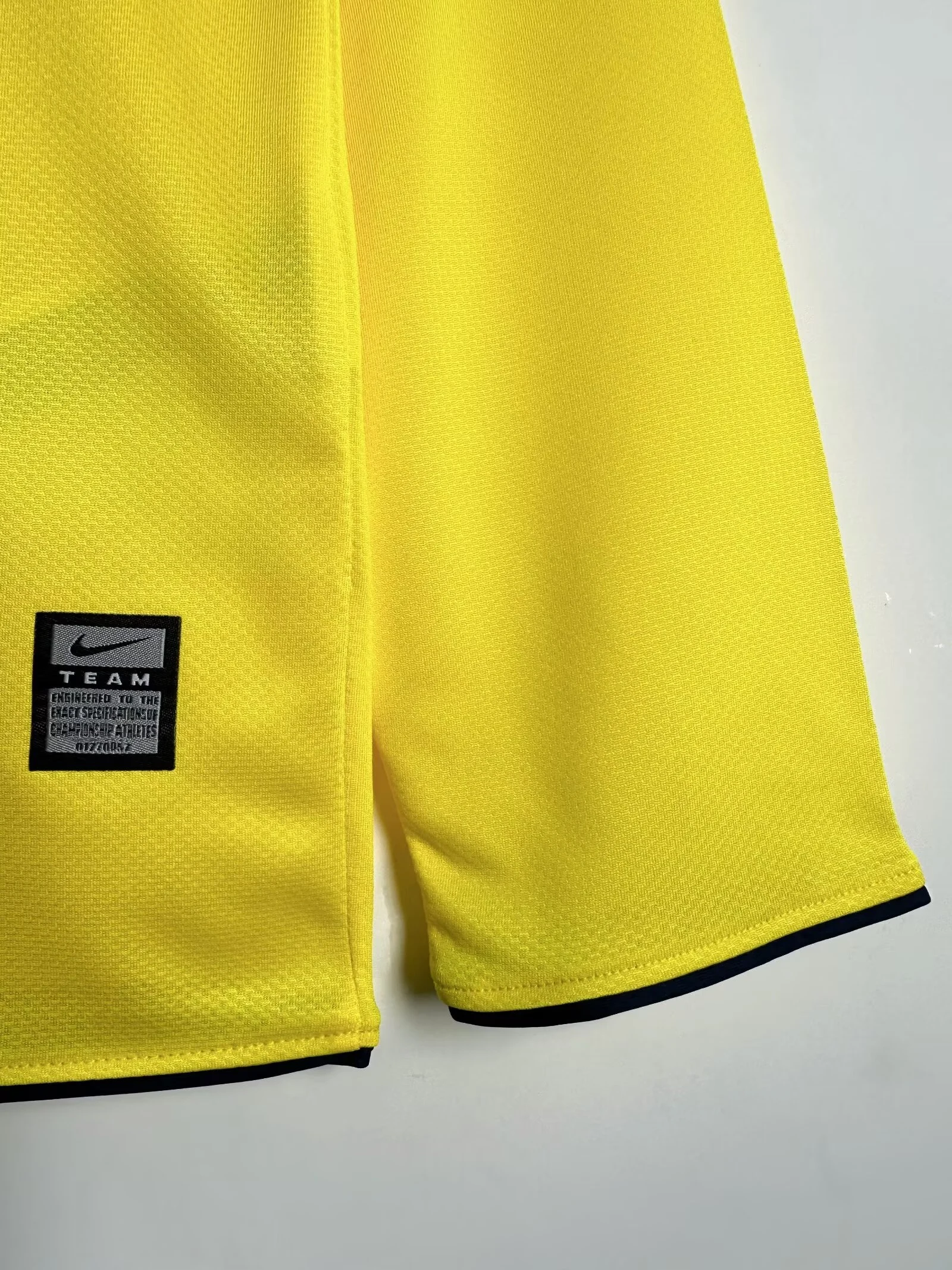 2008-09 Barcelona Away Long Sleeve Retro Jersey view 7