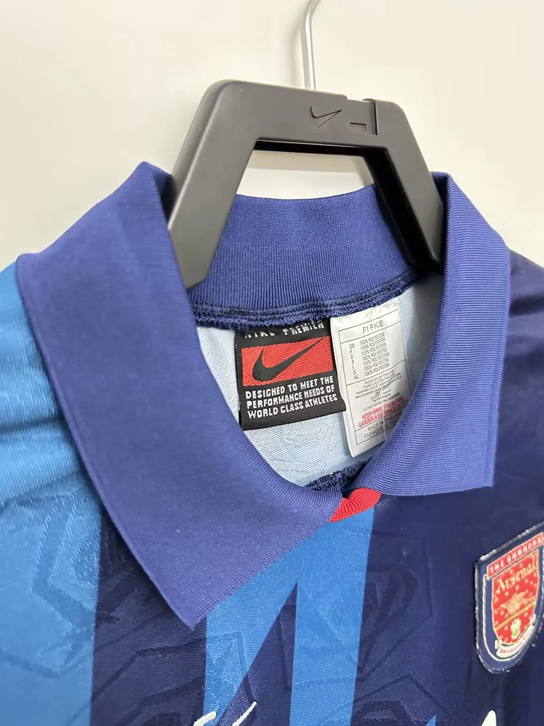 1995-96 Arsenal Away Retro Kit view 7