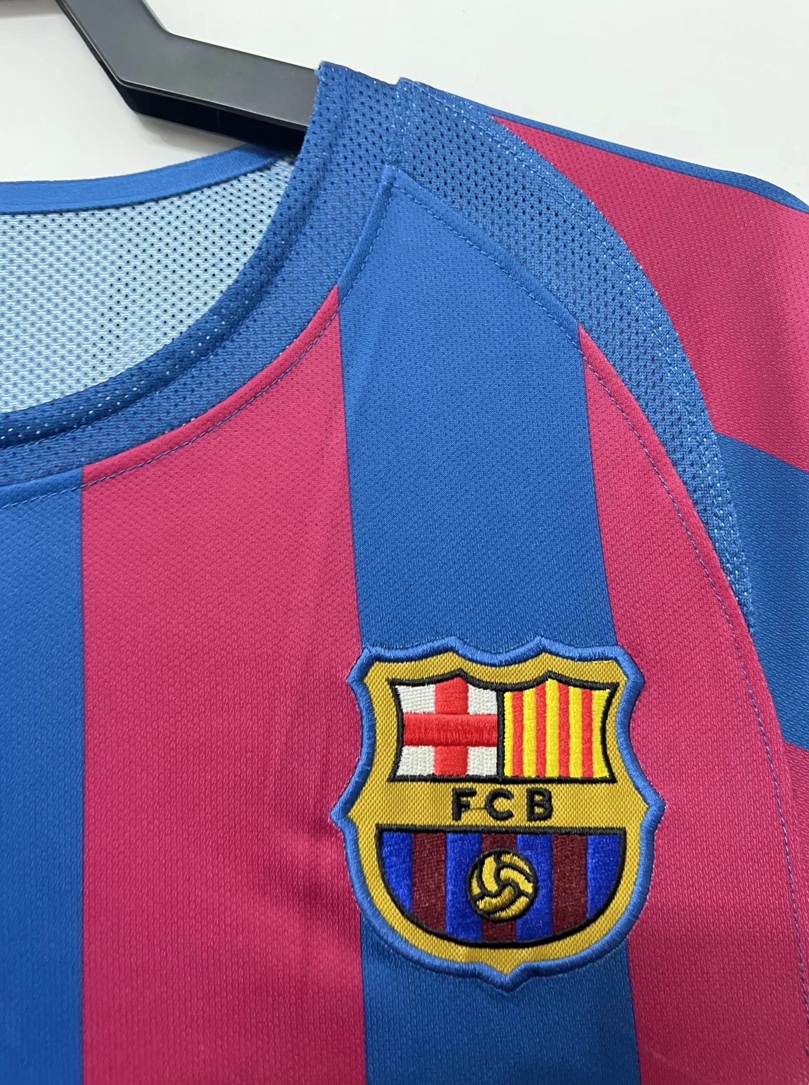 2005-06 Barcelona Home Long Sleeve Retro Shirt - Champions League Edition view 9