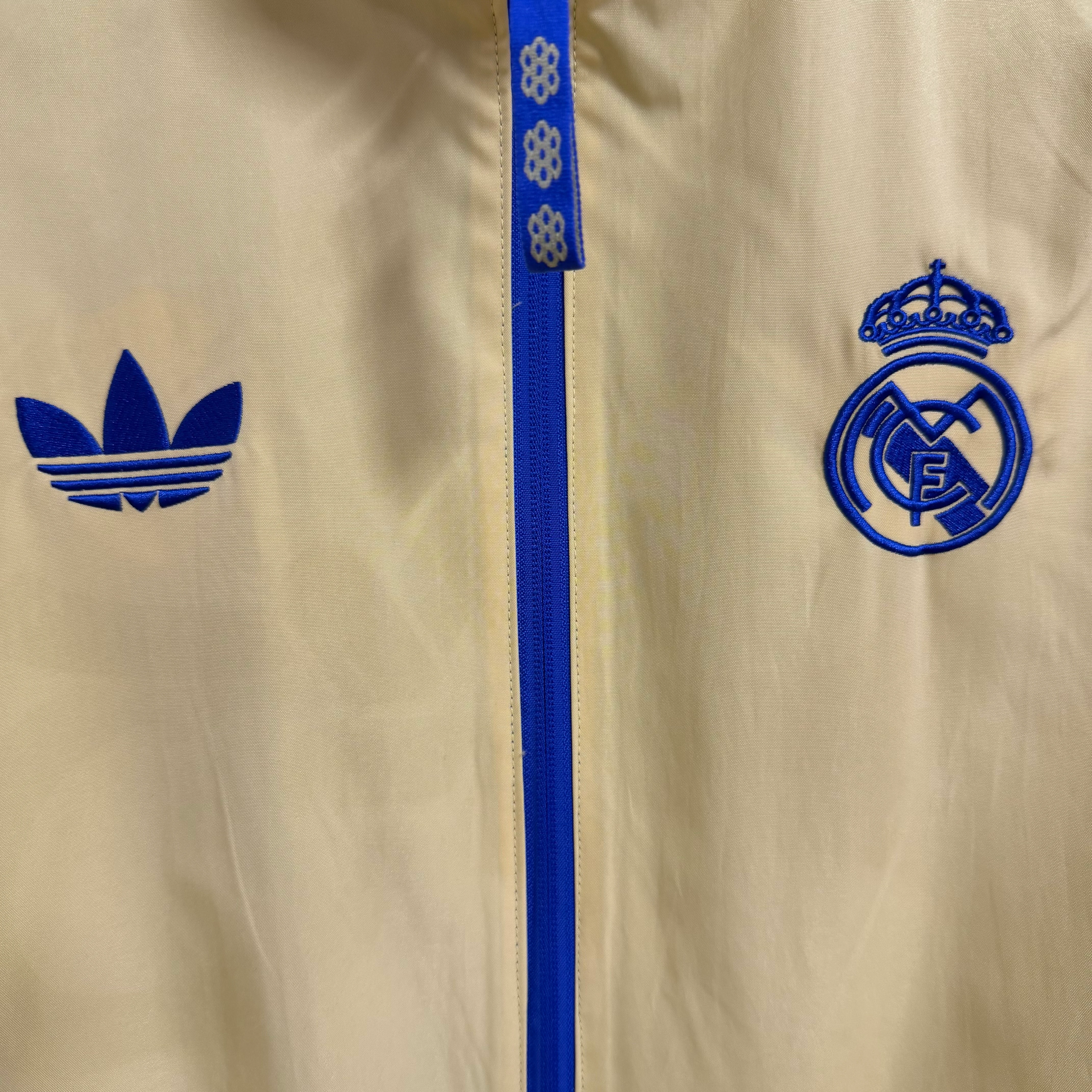 2025-26 Real Madrid Blue and Yellow Reversible Windbreaker Jacket view 5