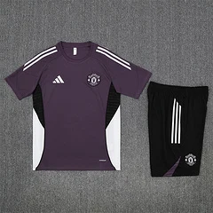 2025-26 Manchester United purple short-sleeved training shirt view 19