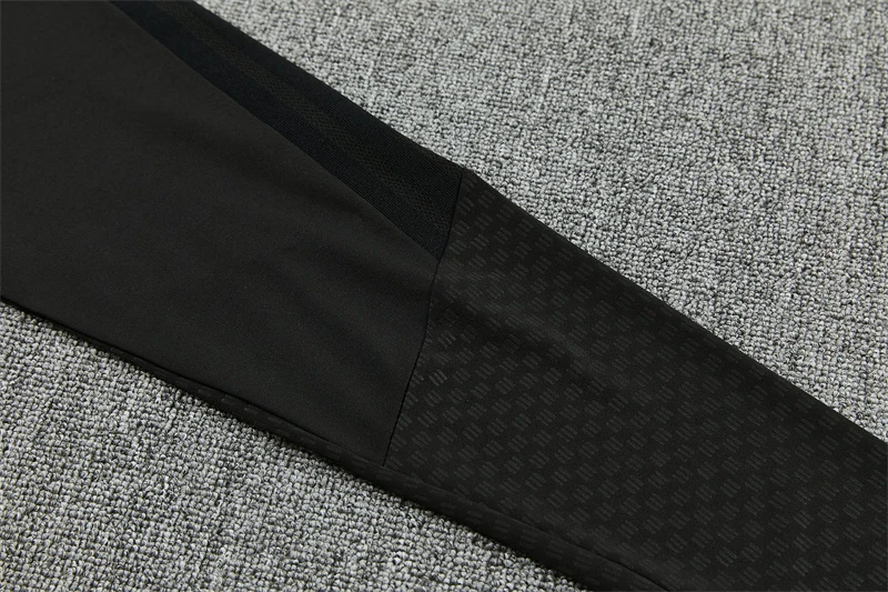 2026-27 Manchester United Black Half-Zip Training Jersey view 11