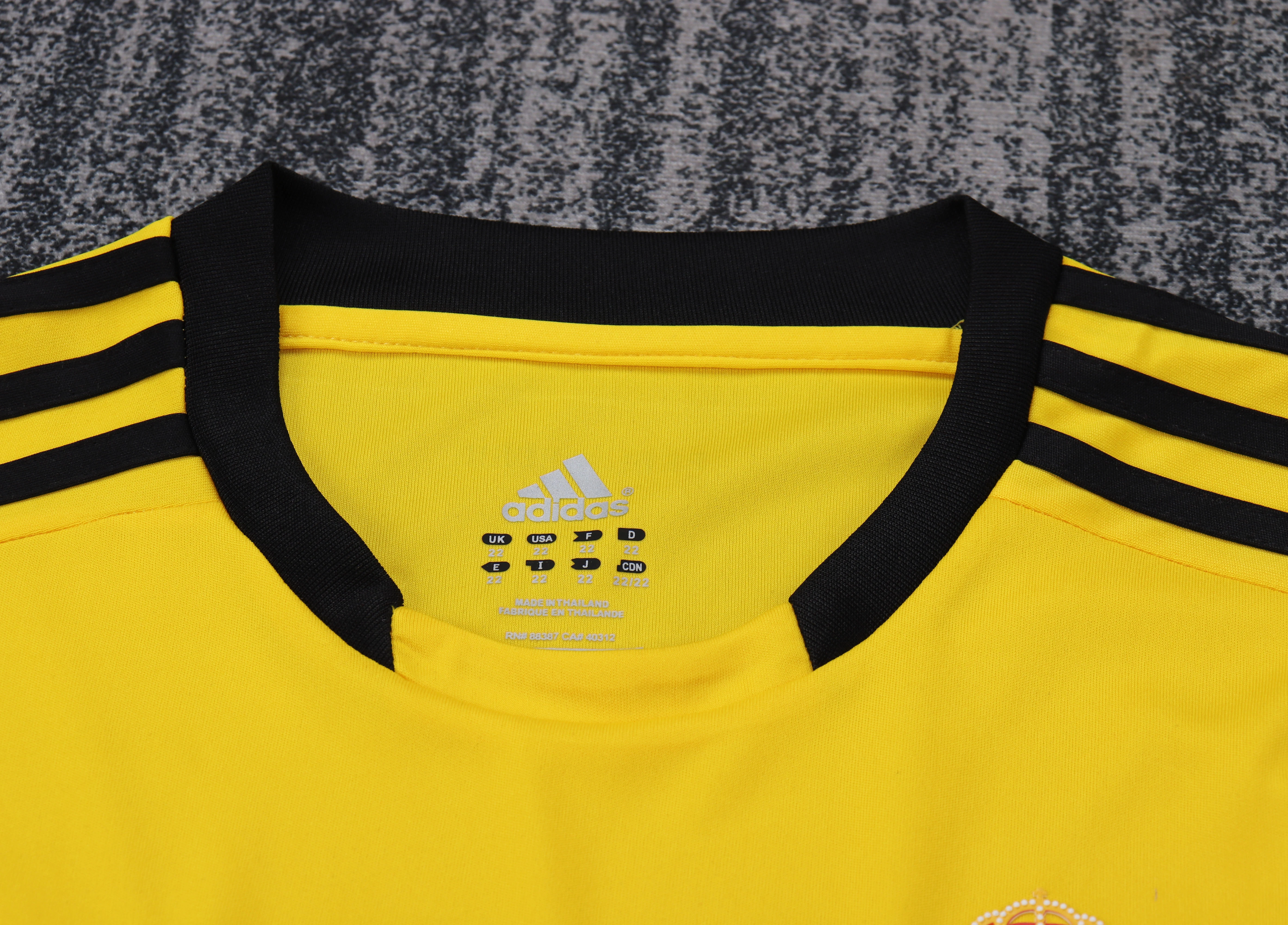 2011-12 Real Madrid Yellow Goalkeeper Retro Shirt - Kids view 8