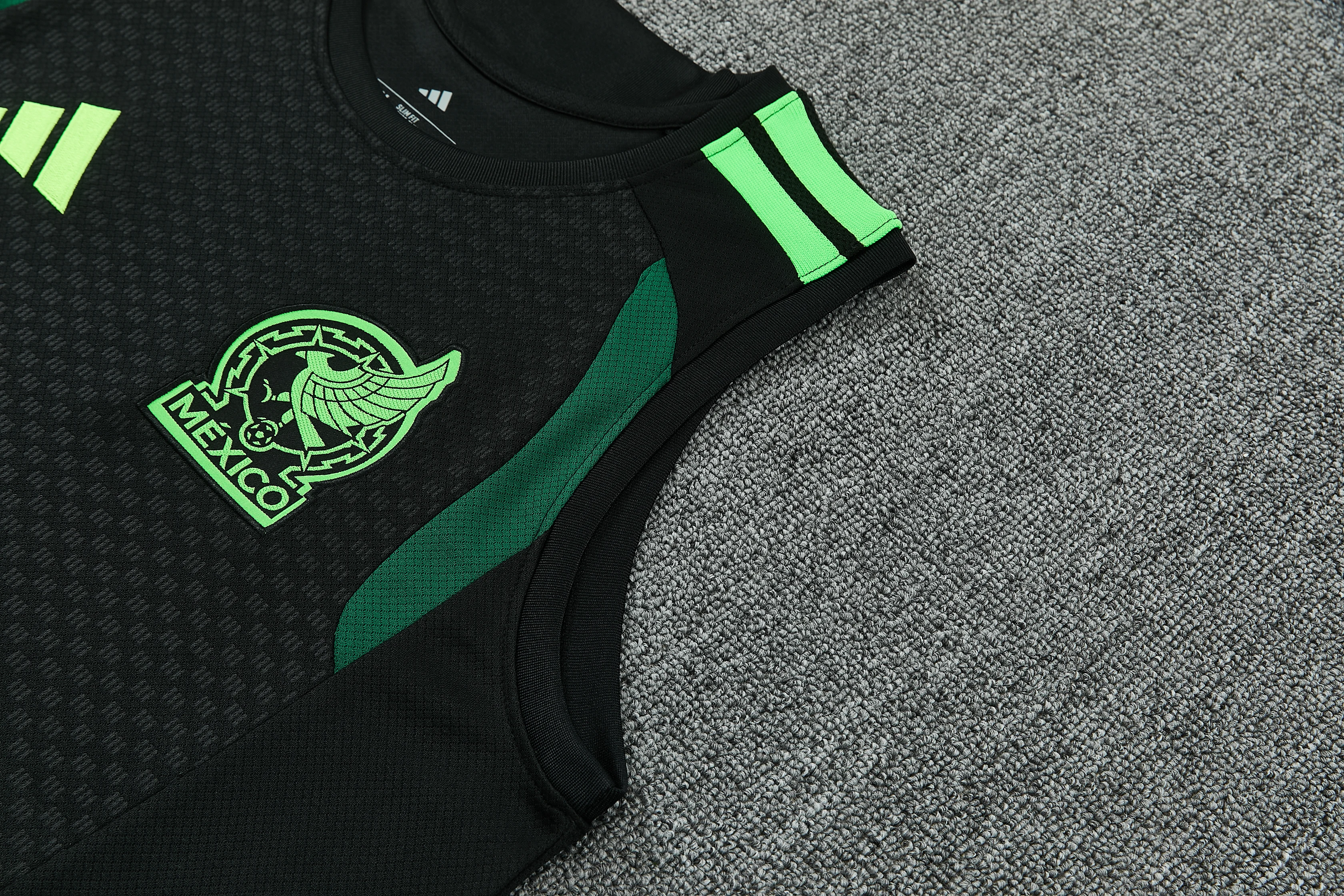 2025-26 Mexico training vest view 5