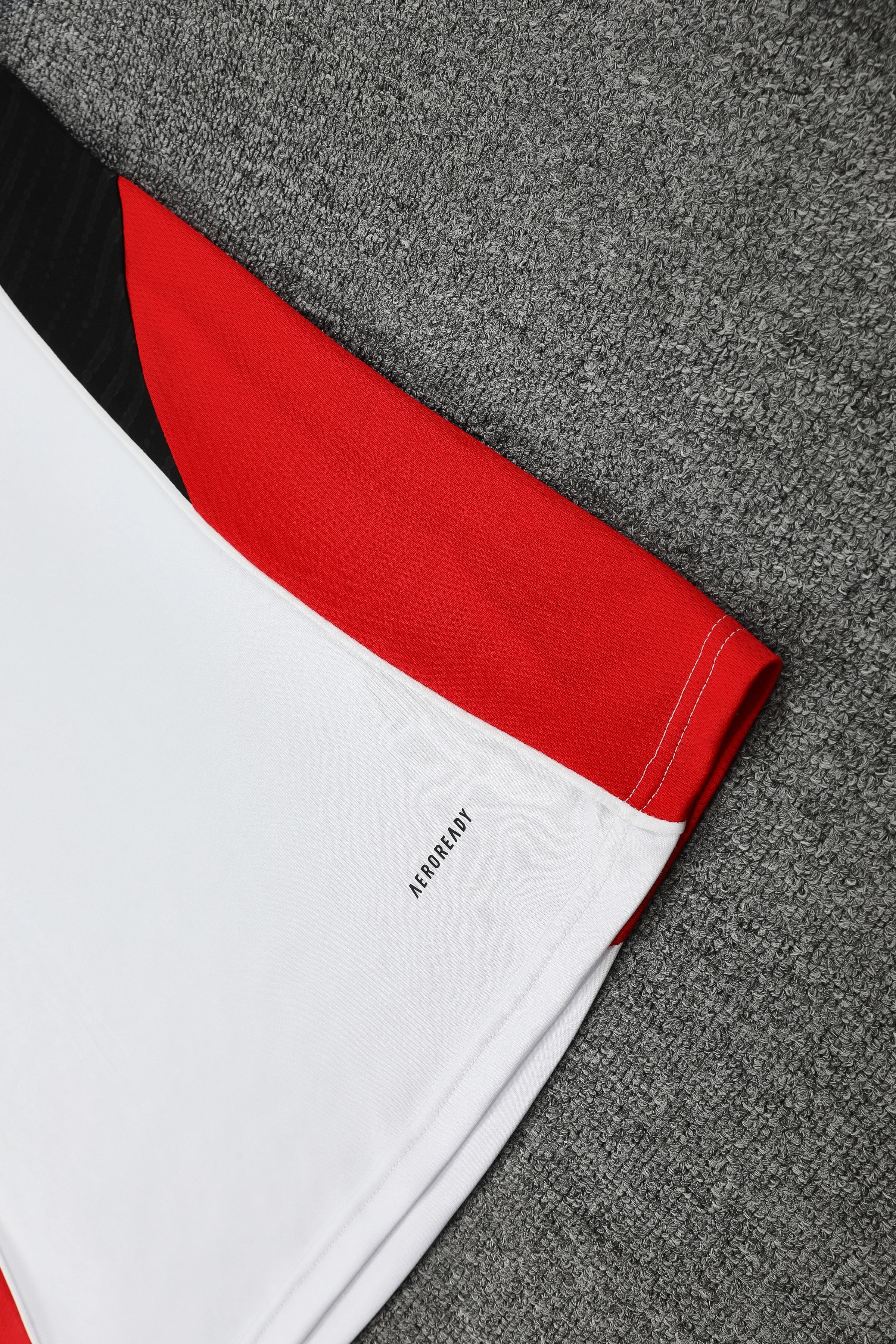 2025-26 Manchester United training vest jersey view 5