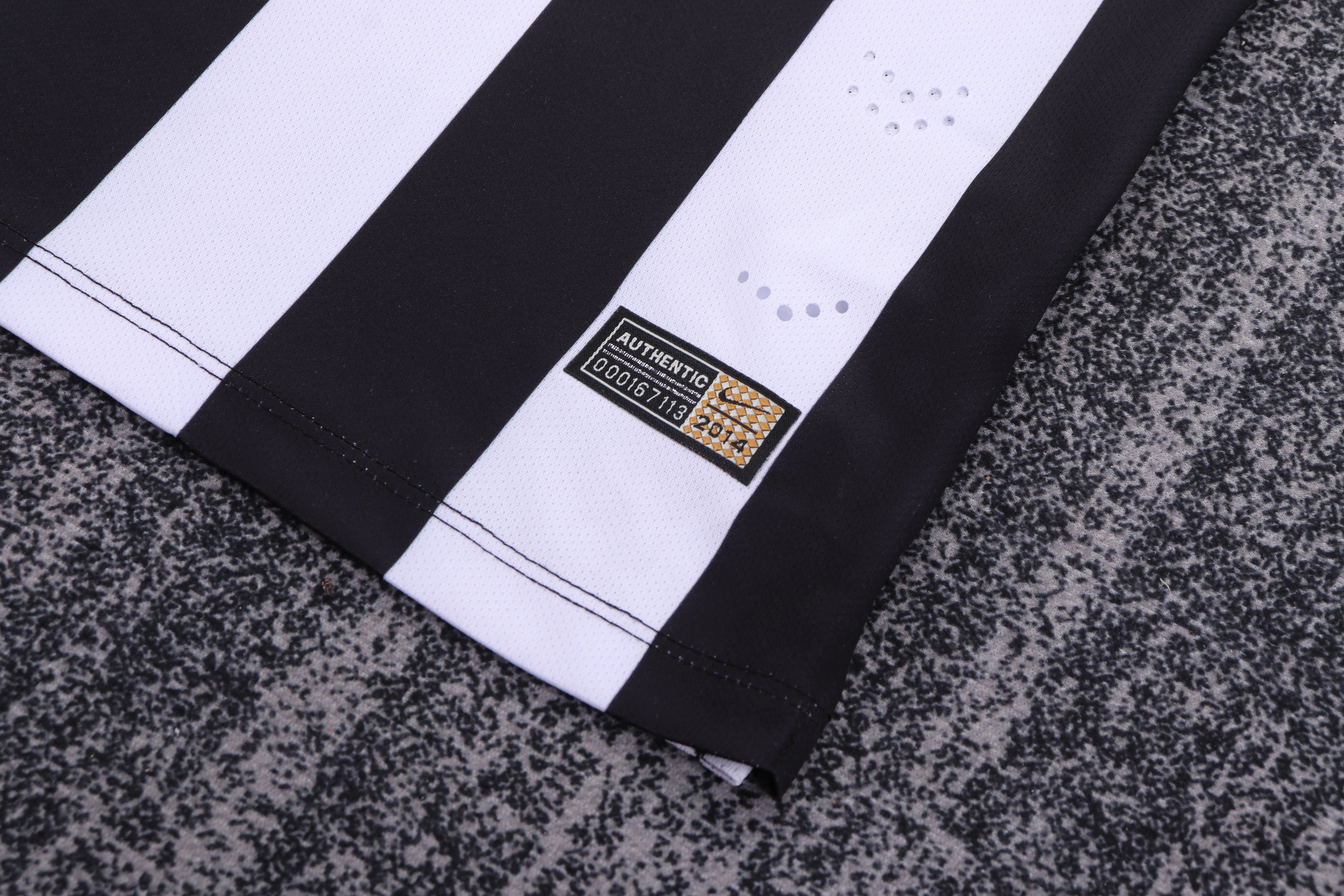 2014-15 Juventus Home Retro Jersey - Children's view 6