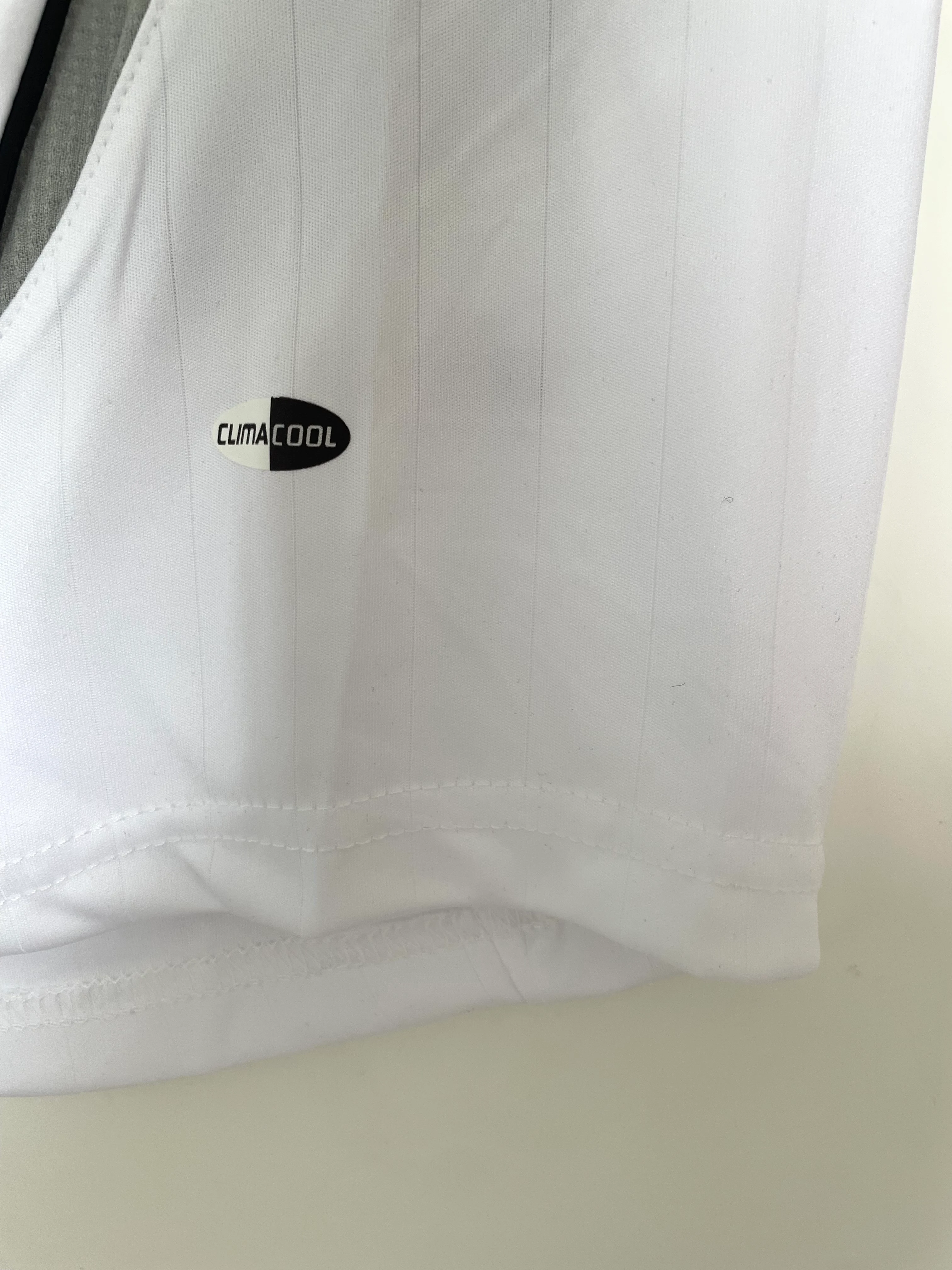 2006-07 Real Madrid Home Long-Sleeve Retro Jersey view 8