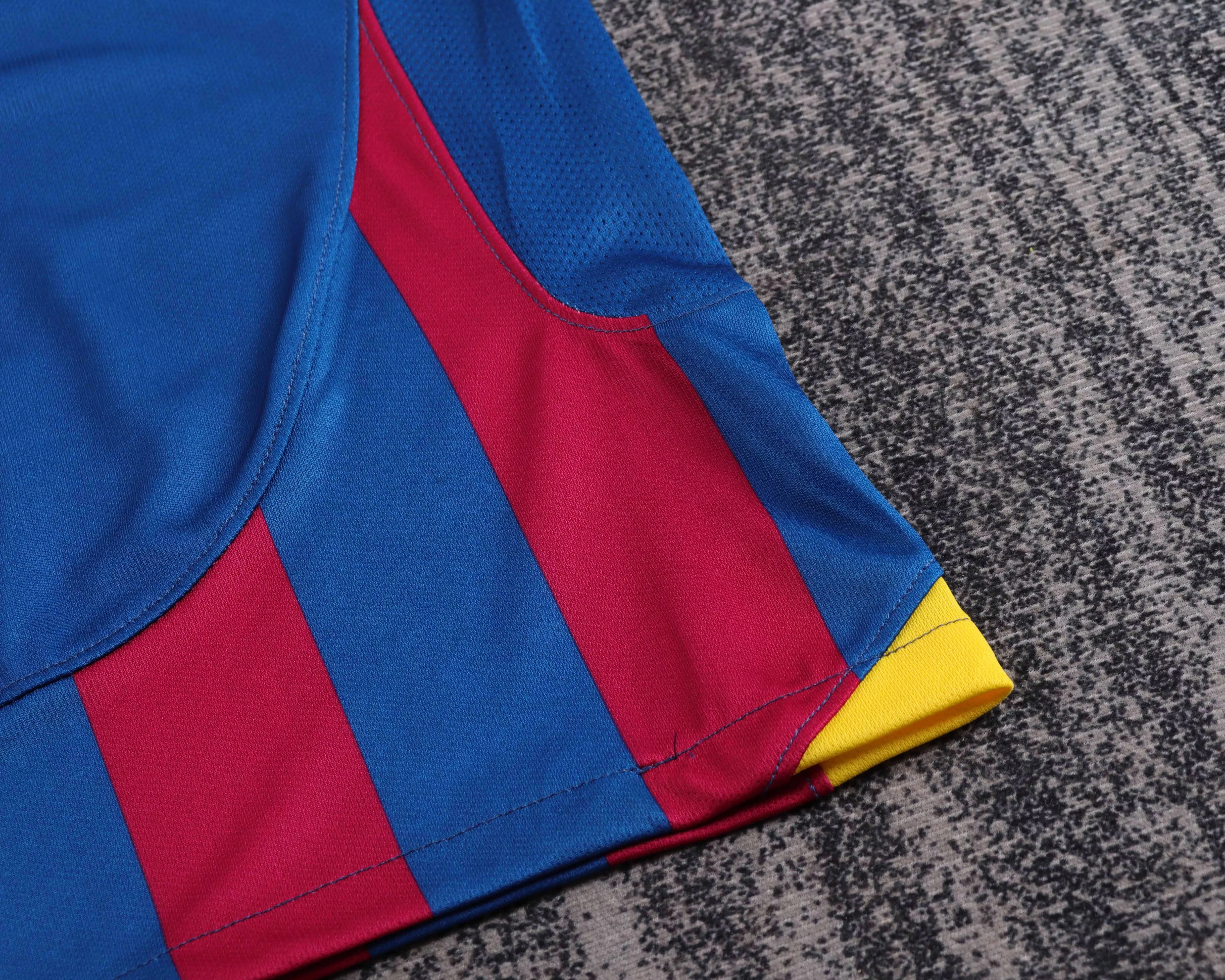 2005-06 Barcelona Home Champions League Retro Shirt - Kids Size view 3
