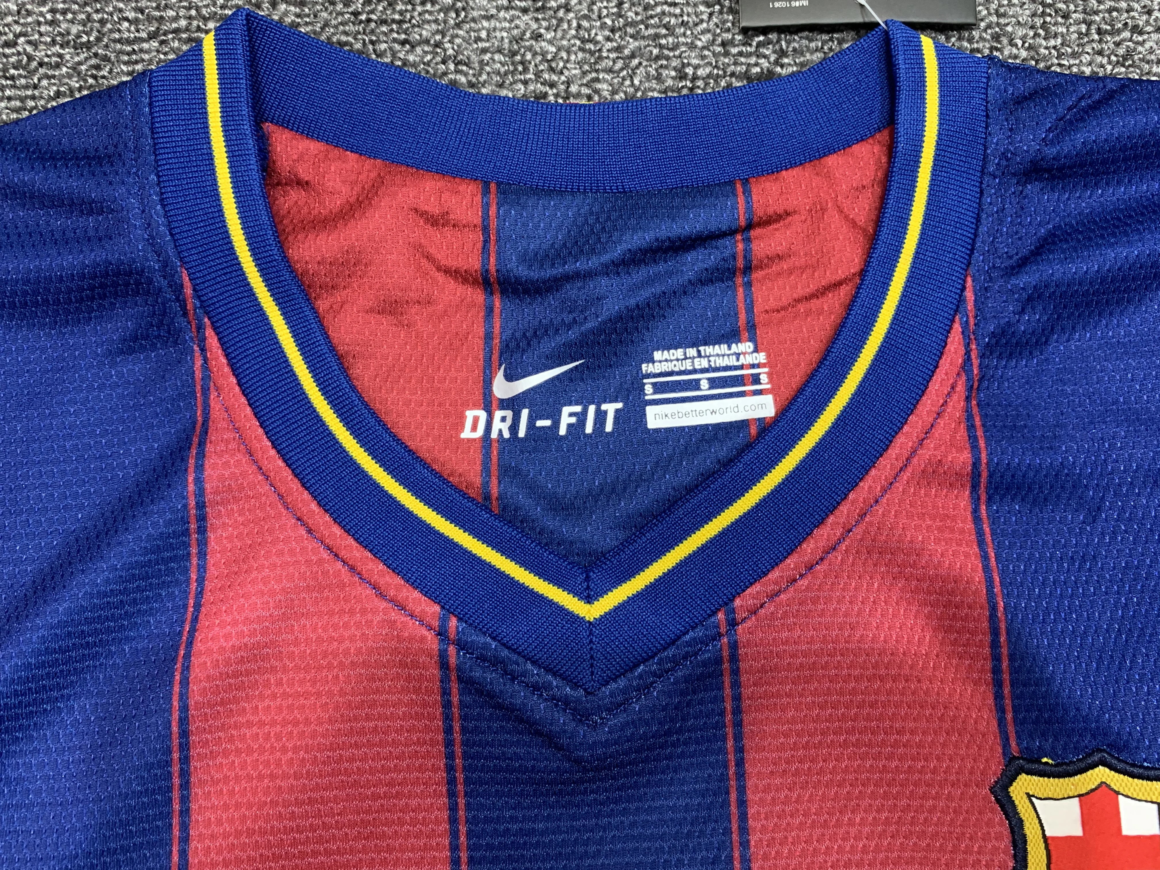 2009-10 Barcelona Home Retro Jersey view 5