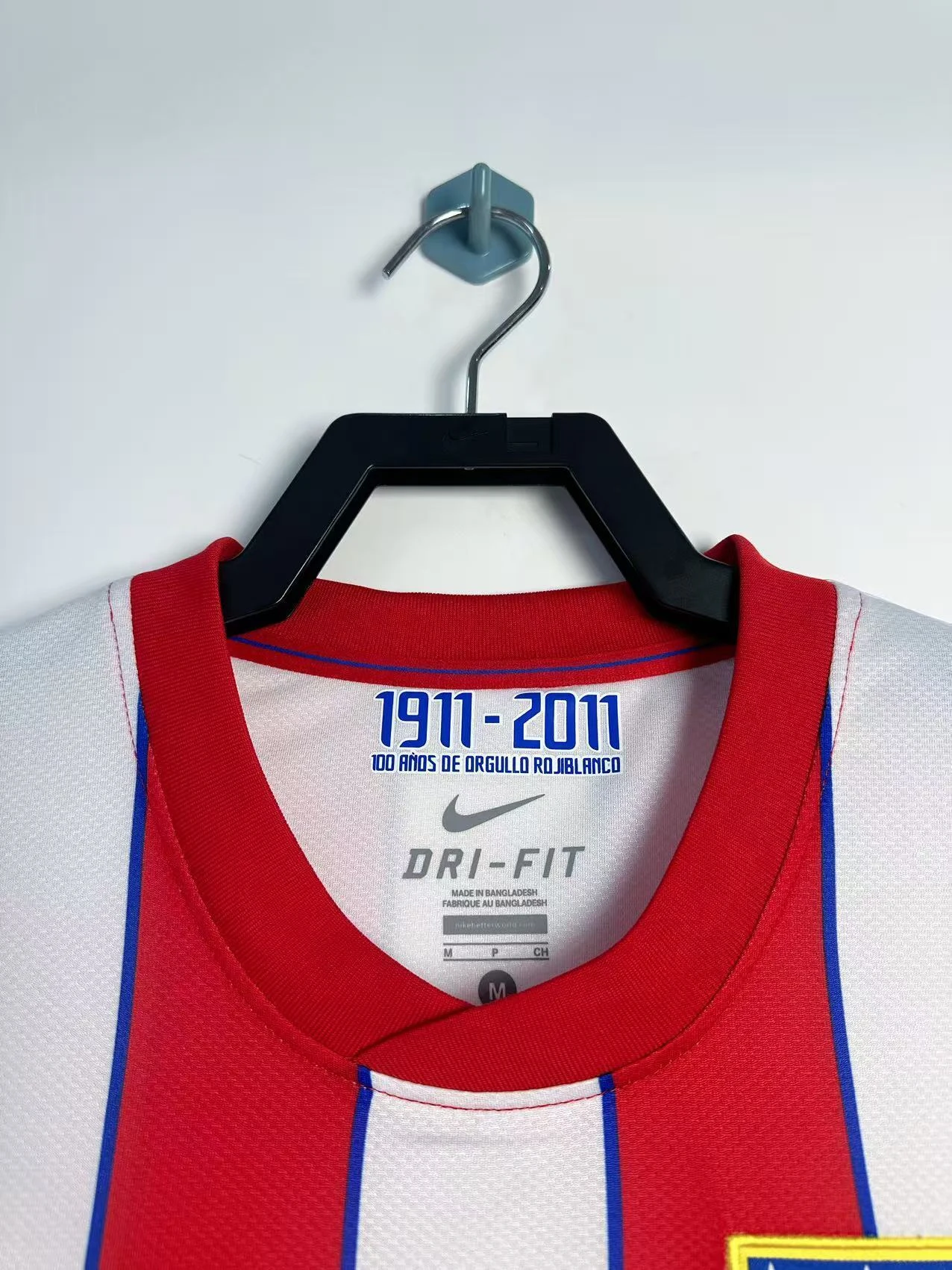 2011–12 Atlético Madrid Home Retro Jersey – Champions League Edition view 3