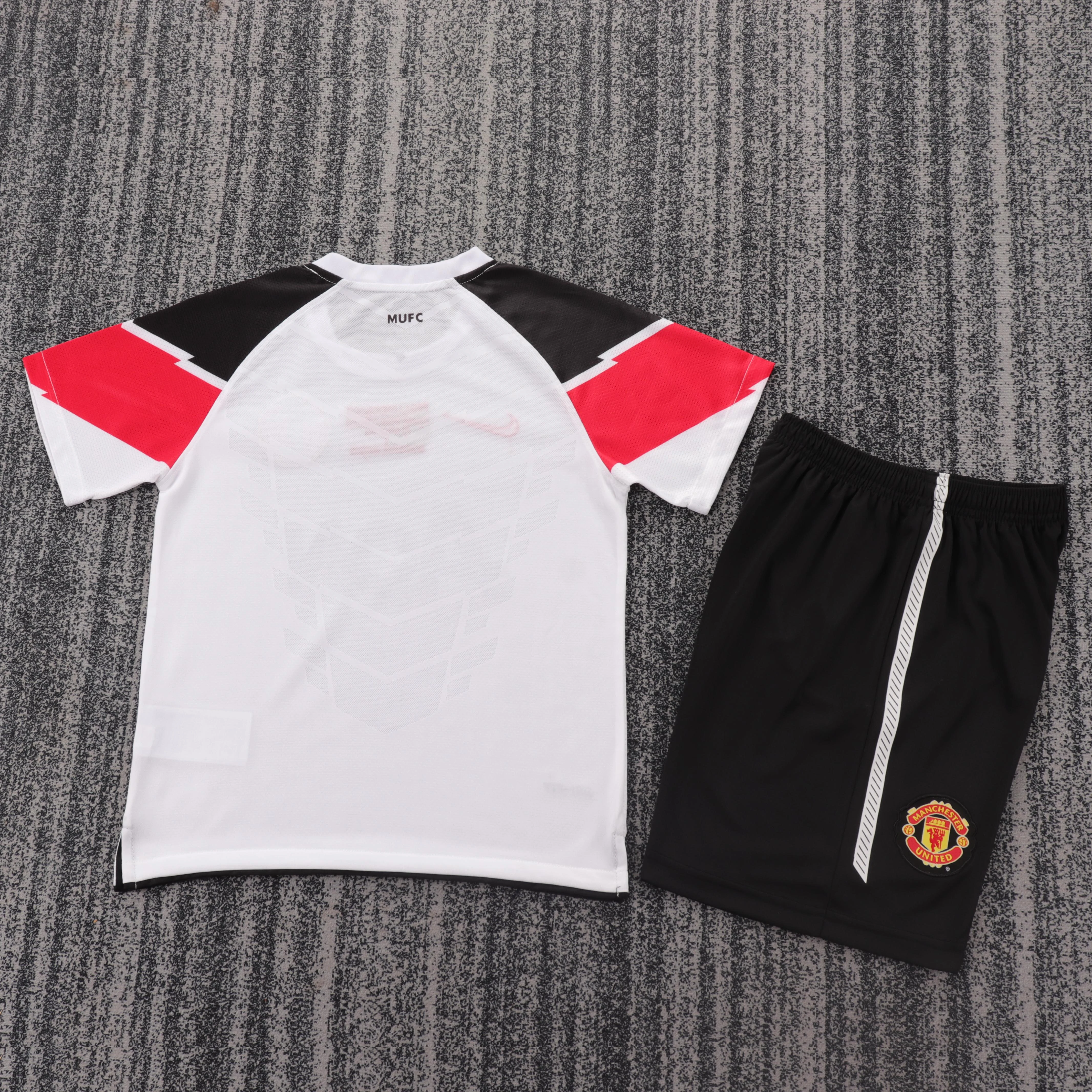 2011-12 Manchester United Away Champions League Retro Shirt - Kids Sizes view 2