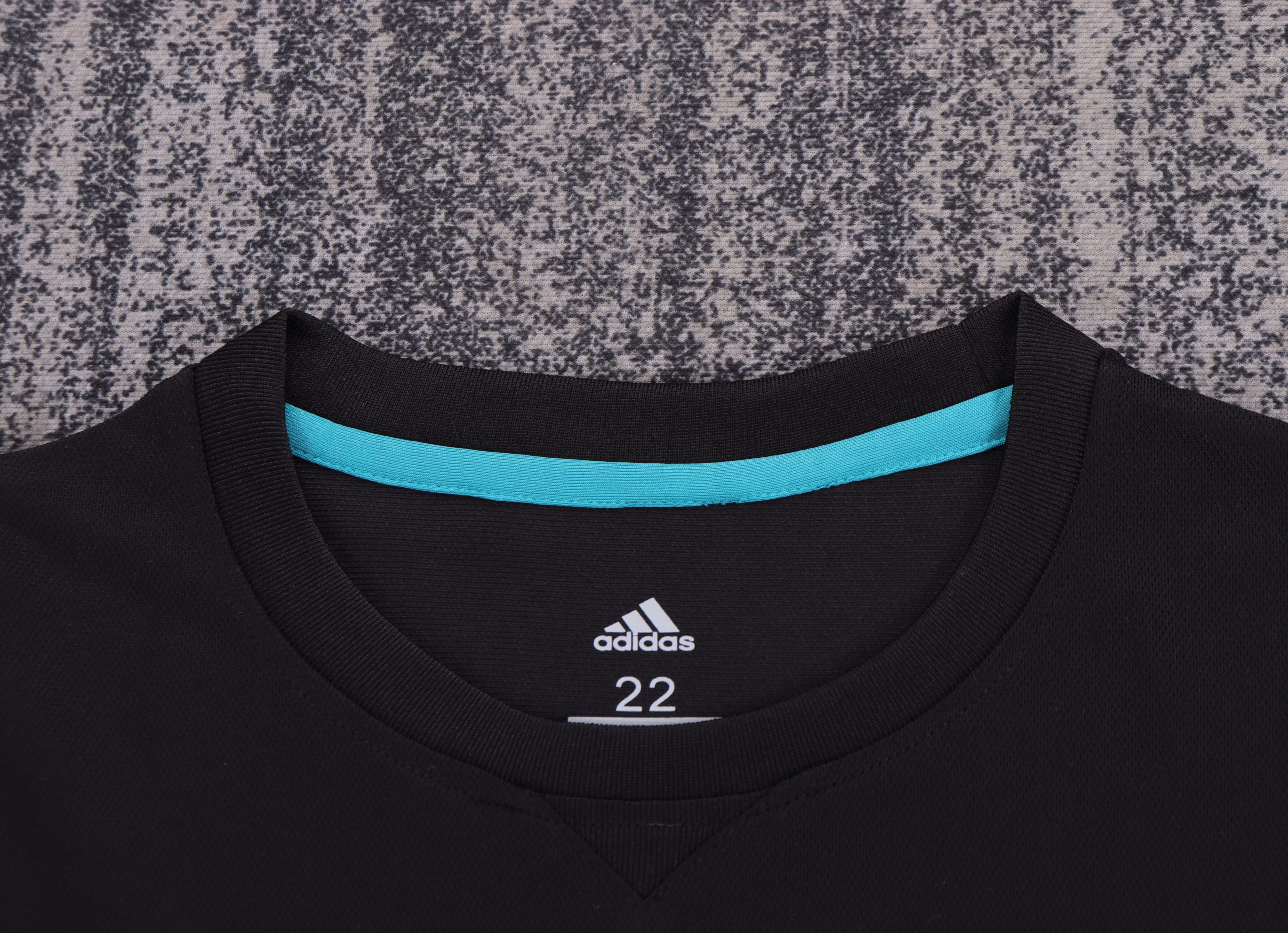 2017-18 Real Madrid Away Retro Shirt - Kids Sizes view 11