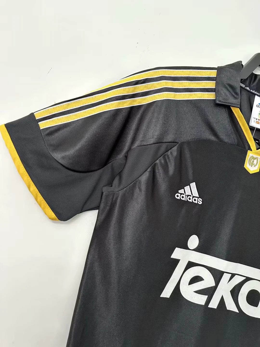 1999-01 Real Madrid Away Retro Jersey view 8