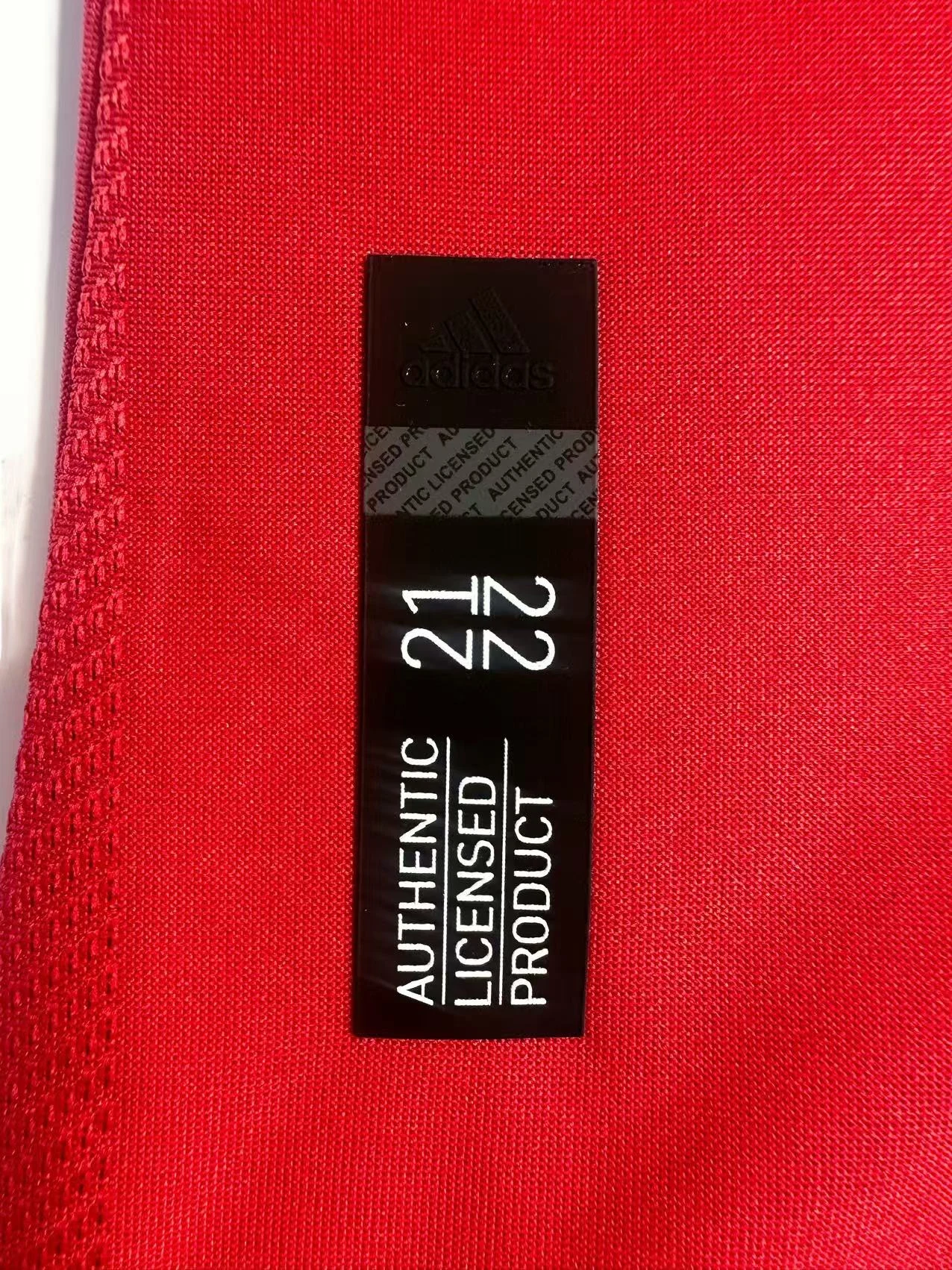 2021-22 Manchester United Home Retro Shirt view 5